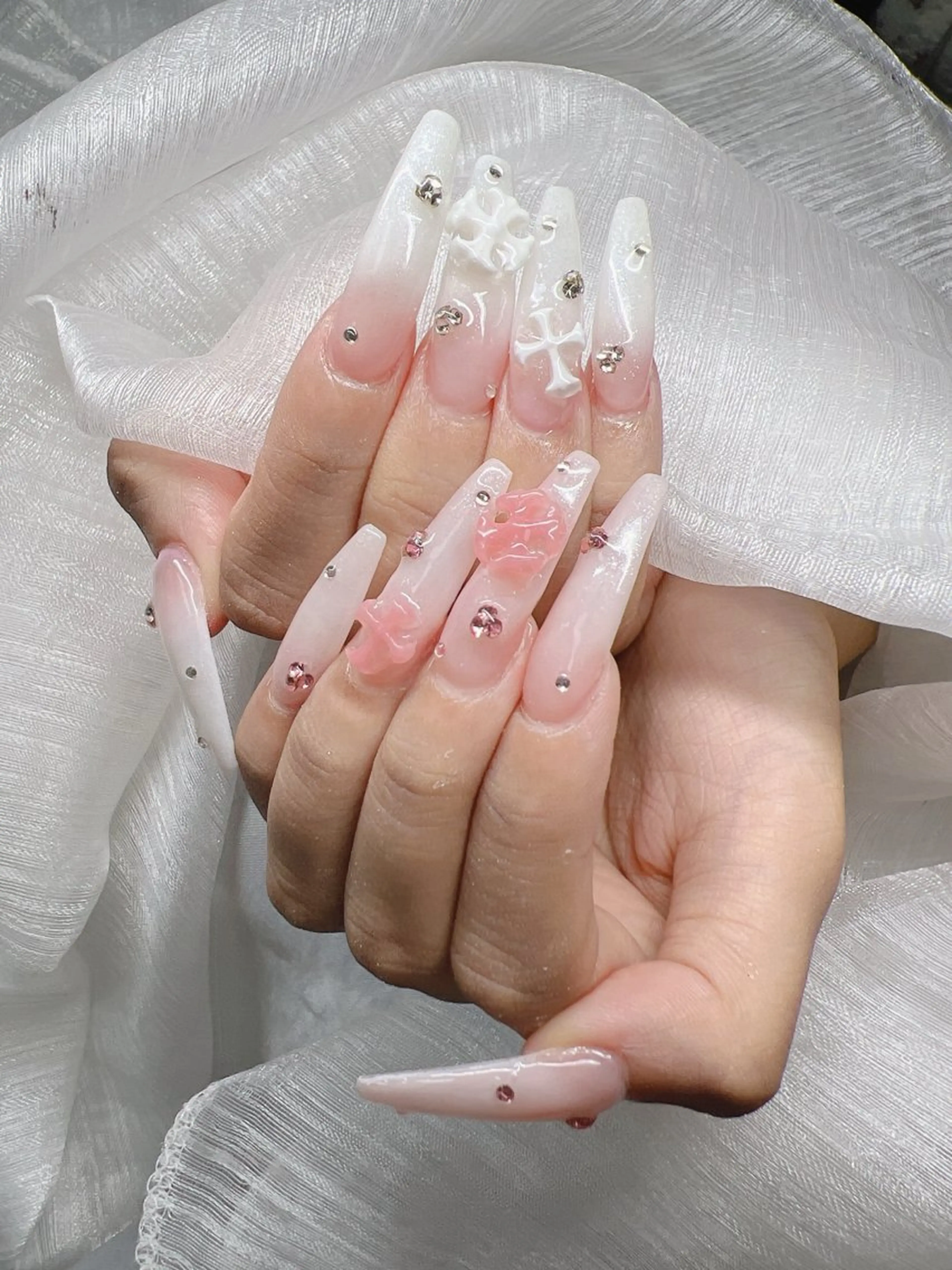 ネイル 長さ出し グラデーション 卒業式 キラキラネイル マグネットネイル ハンドネイル Lee Nailsのネイルデザイン