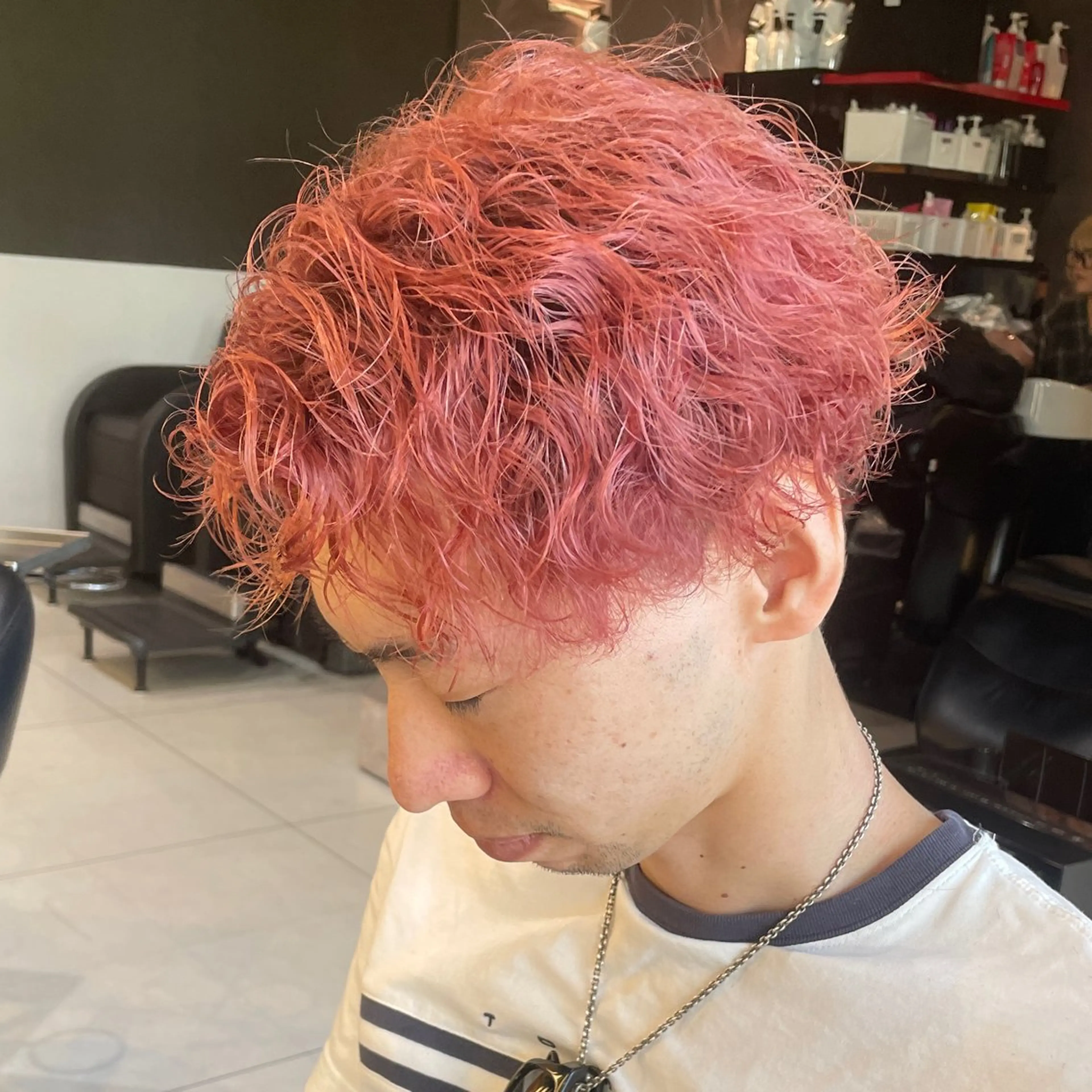 ショート パーマ メンズ メンズパーマ 波巻きパーマ カット ヘアカラー パーマ メンズヘア特化 崎田 成人のヘアスタイル
