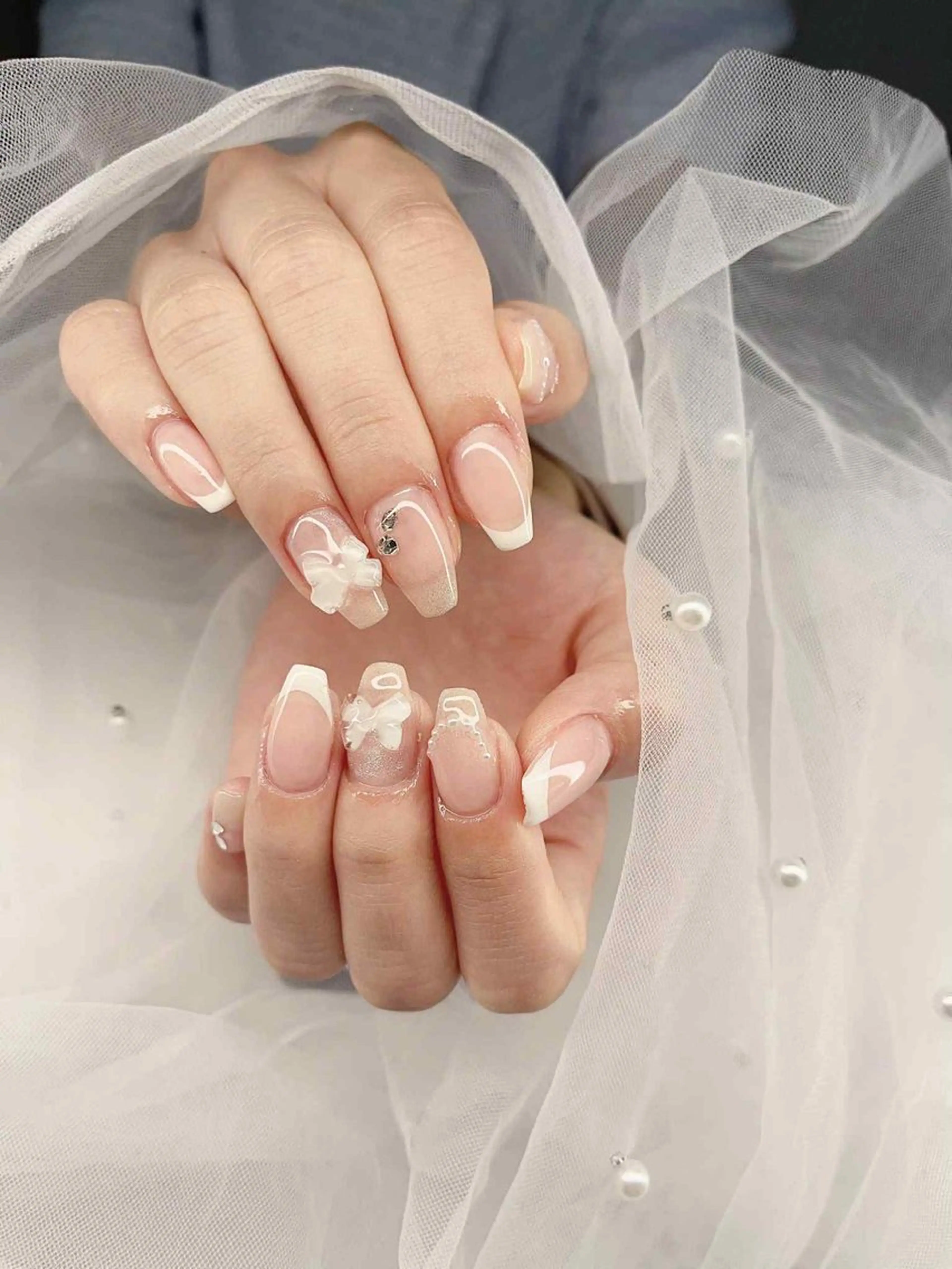 ネイル フレンチネイル キラキラネイル マグネットネイル ミラーネイル ニュアンスネイル ハンドネイル Lyn TA Nailのネイルデザイン