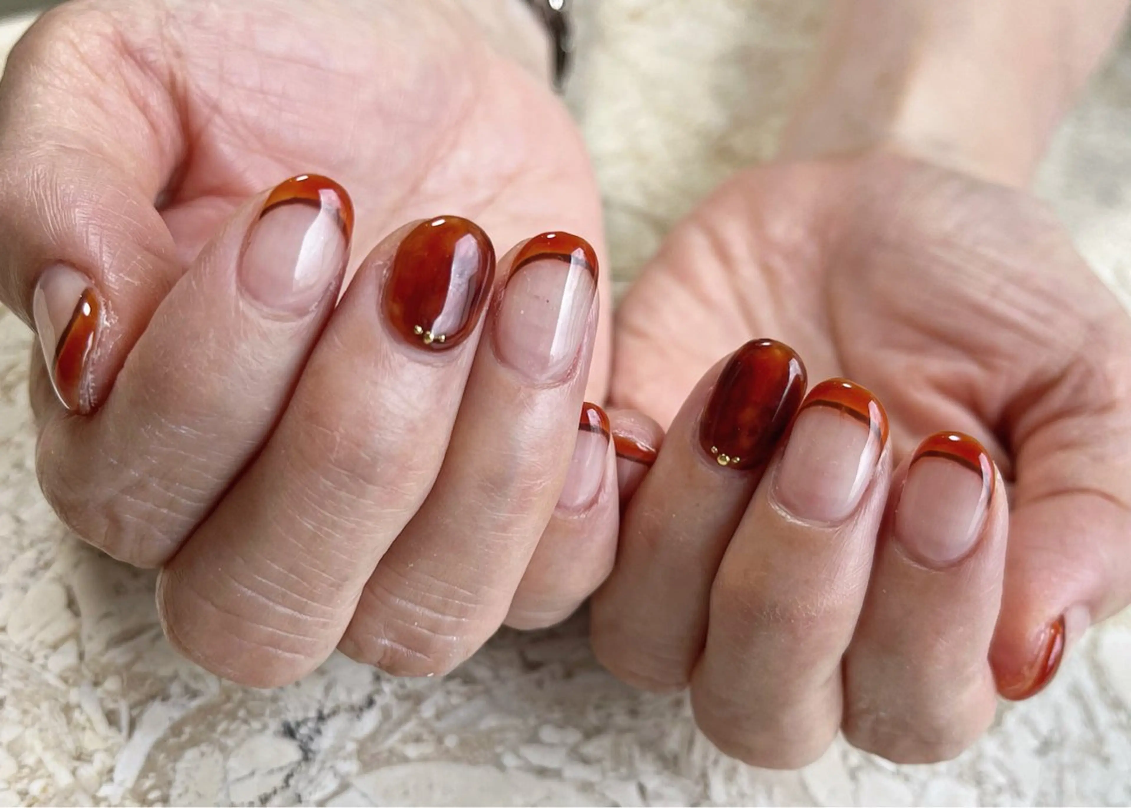 ネイル べっ甲ネイル クリアネイル フットネイル ジェルネイル 氷ネイル・うるうるネイル ハンドネイル フットネイル mieux IZUMiのネイルデザイン