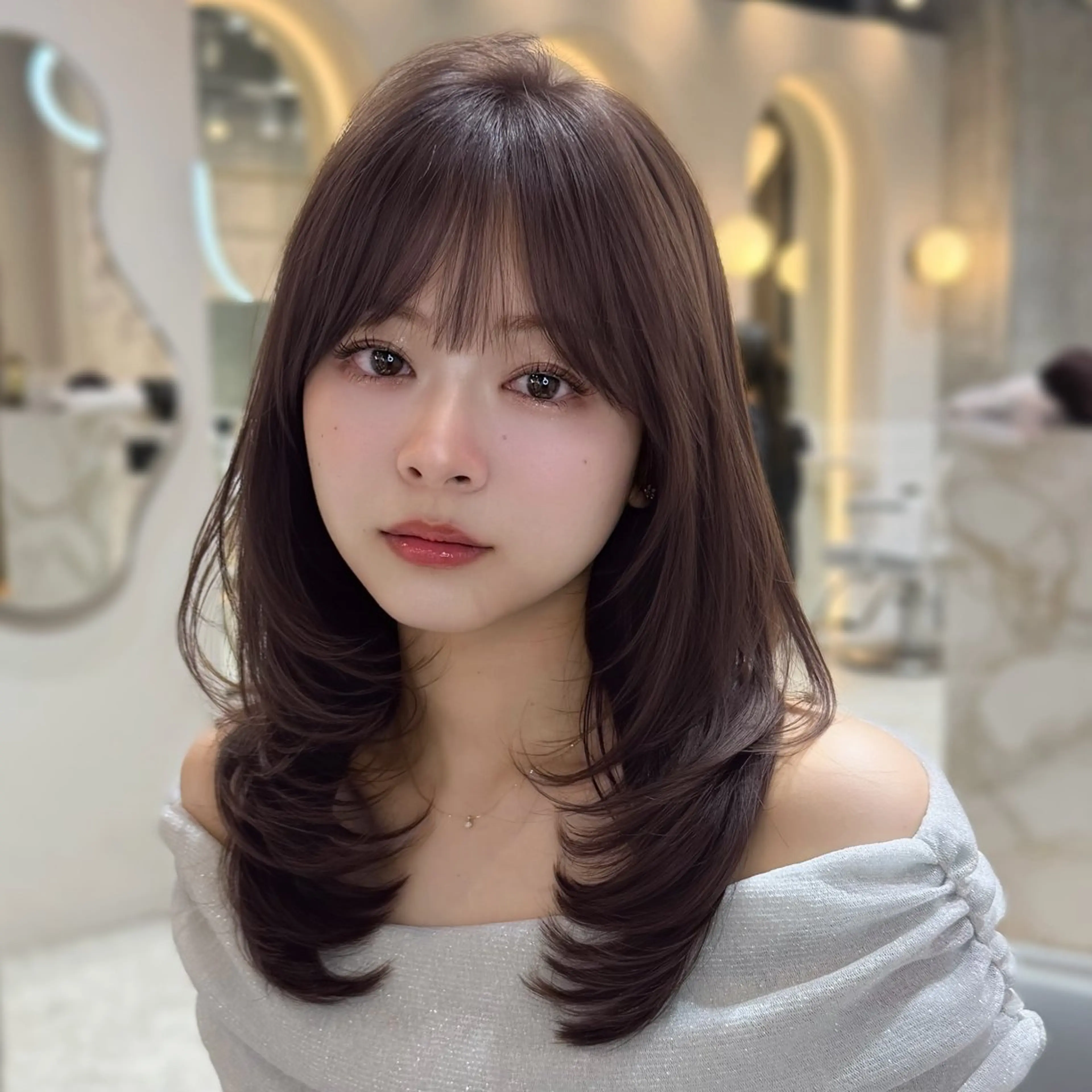 ミディアム カラー ミディアムレイヤー レイヤーカット カット トリートメント ヘアセット 新宿/韓国レイヤー 髪質改善カラー/角所のヘアスタイル