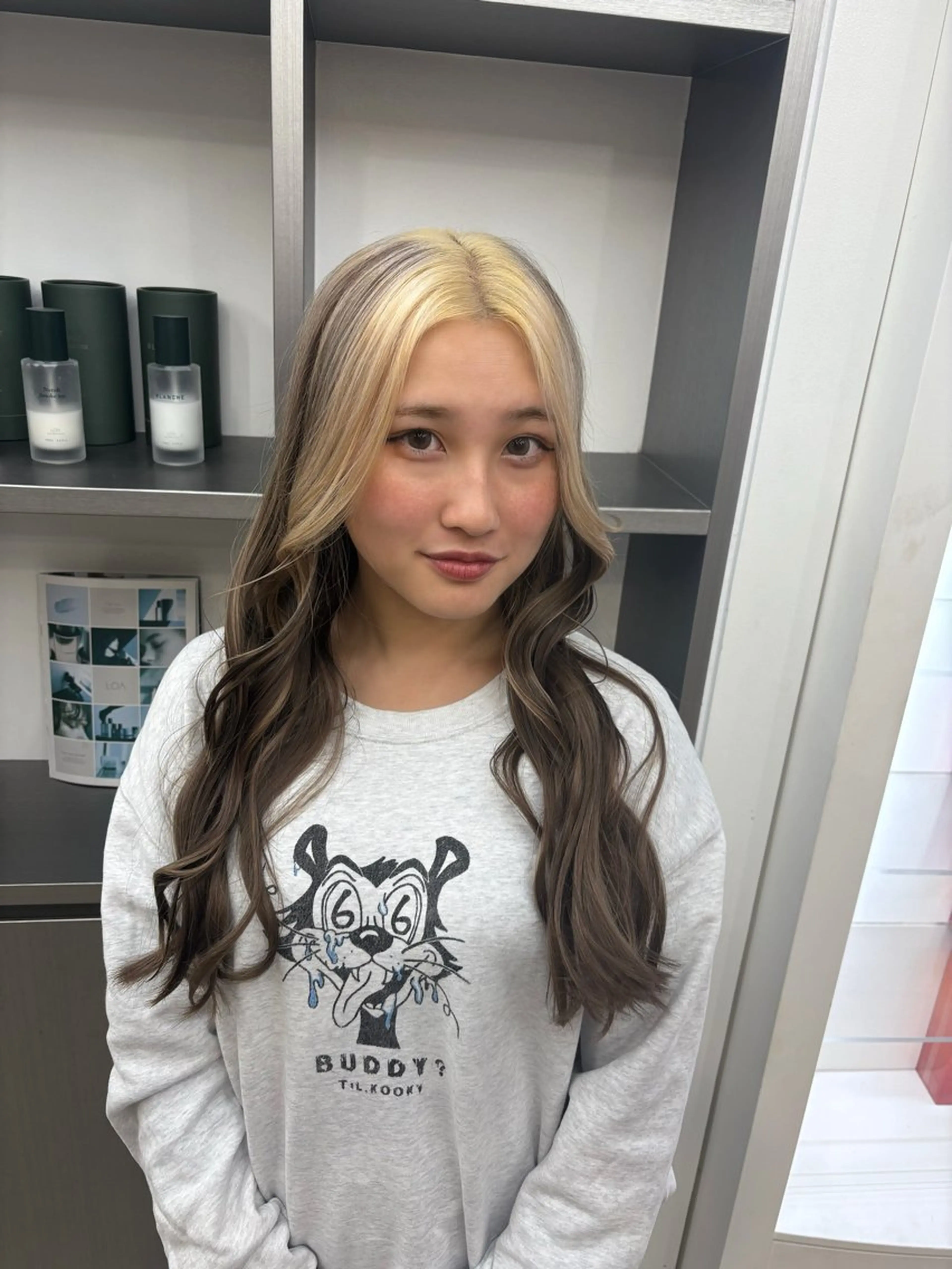 ロング カラー ヘアカラー トリートメント ハイトーン×デザイン 🪽🫧HIKARIのヘアスタイル