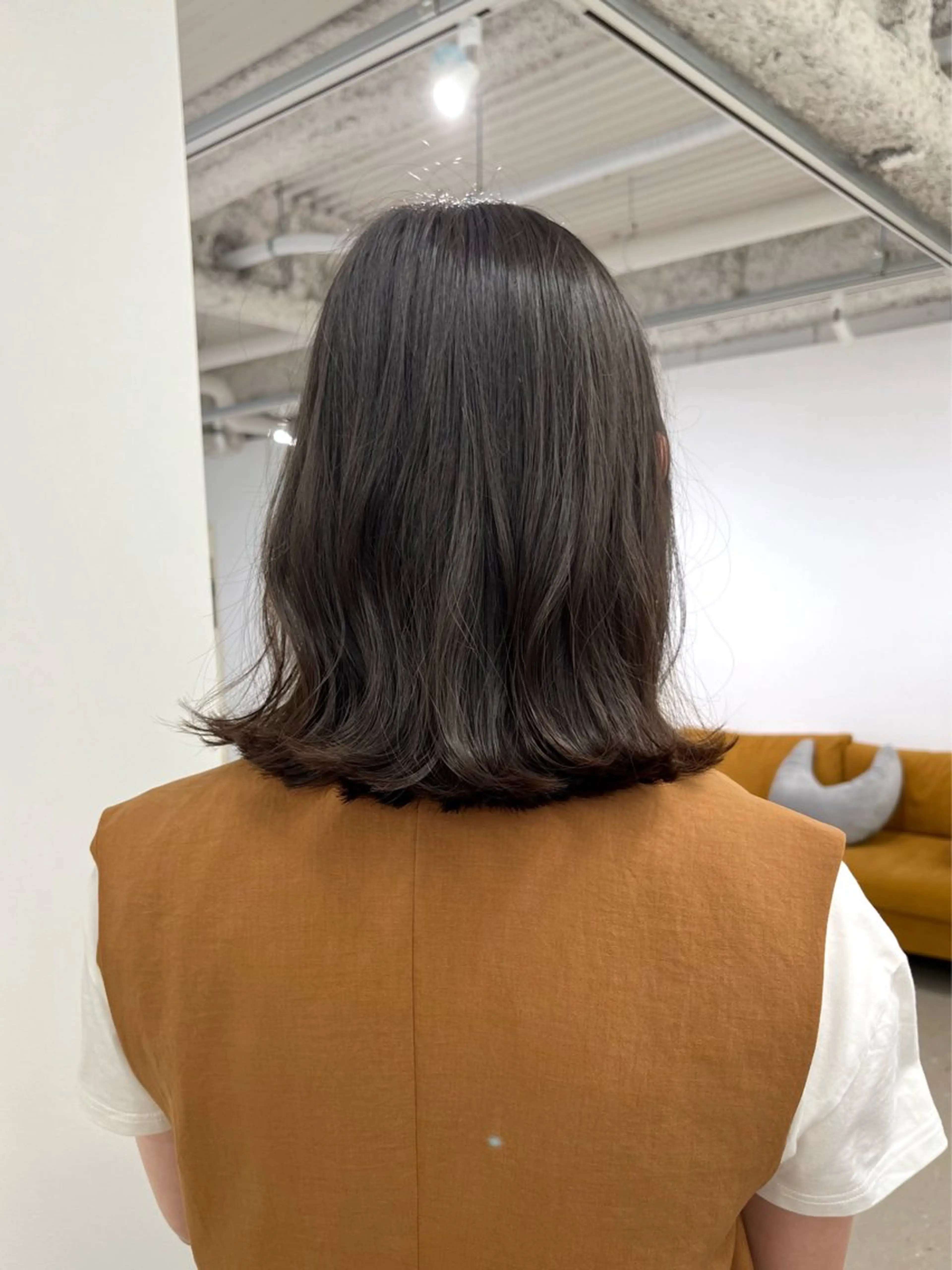ミディアム 阪本 桃のヘアスタイル