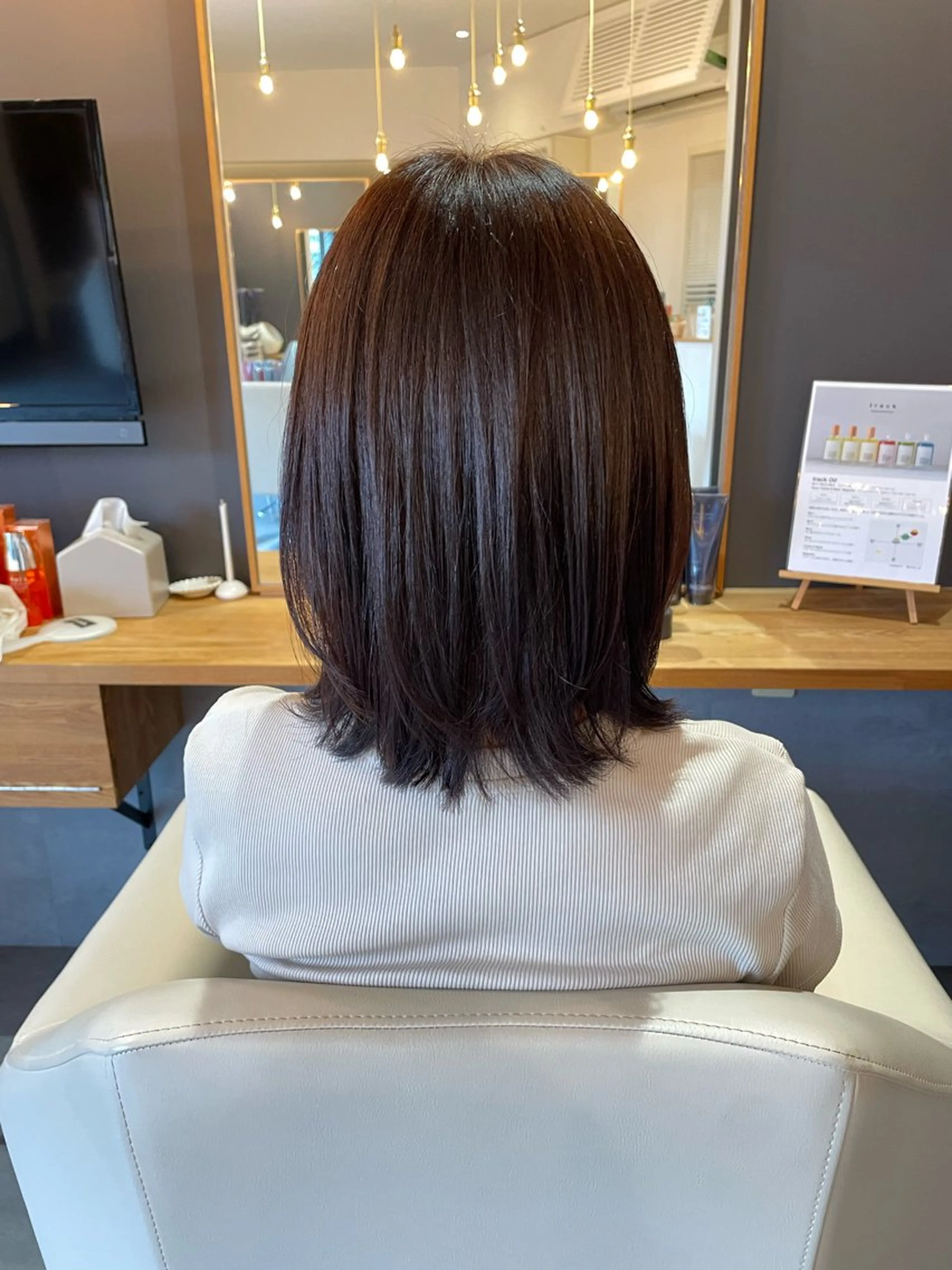 ミディアム カット ヘアカラー トリートメント CoCooN Hiromiのヘアスタイル