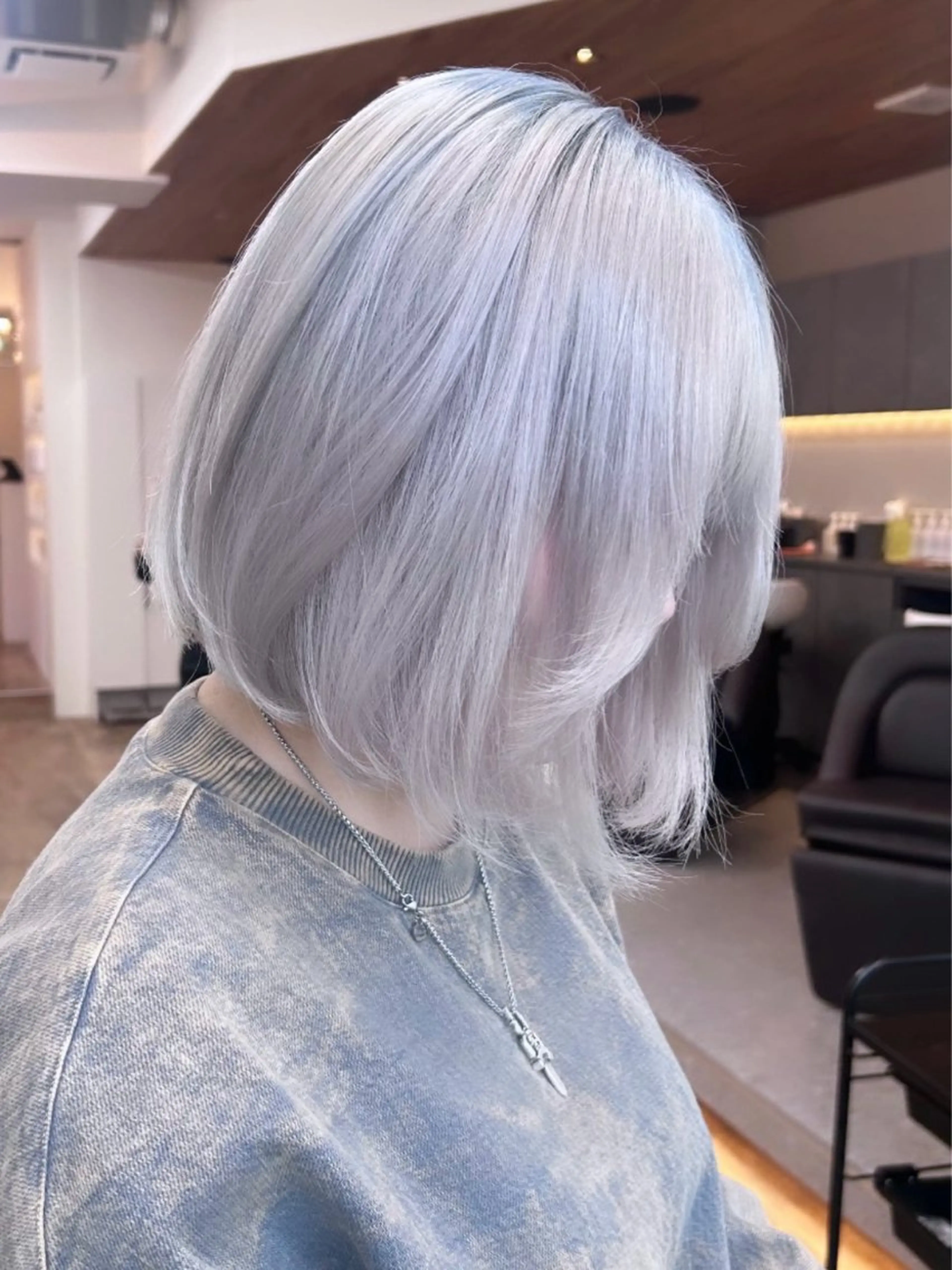ショート カラー MARQUEE所属・Ayame / ハイトーンカラーのヘアスタイル