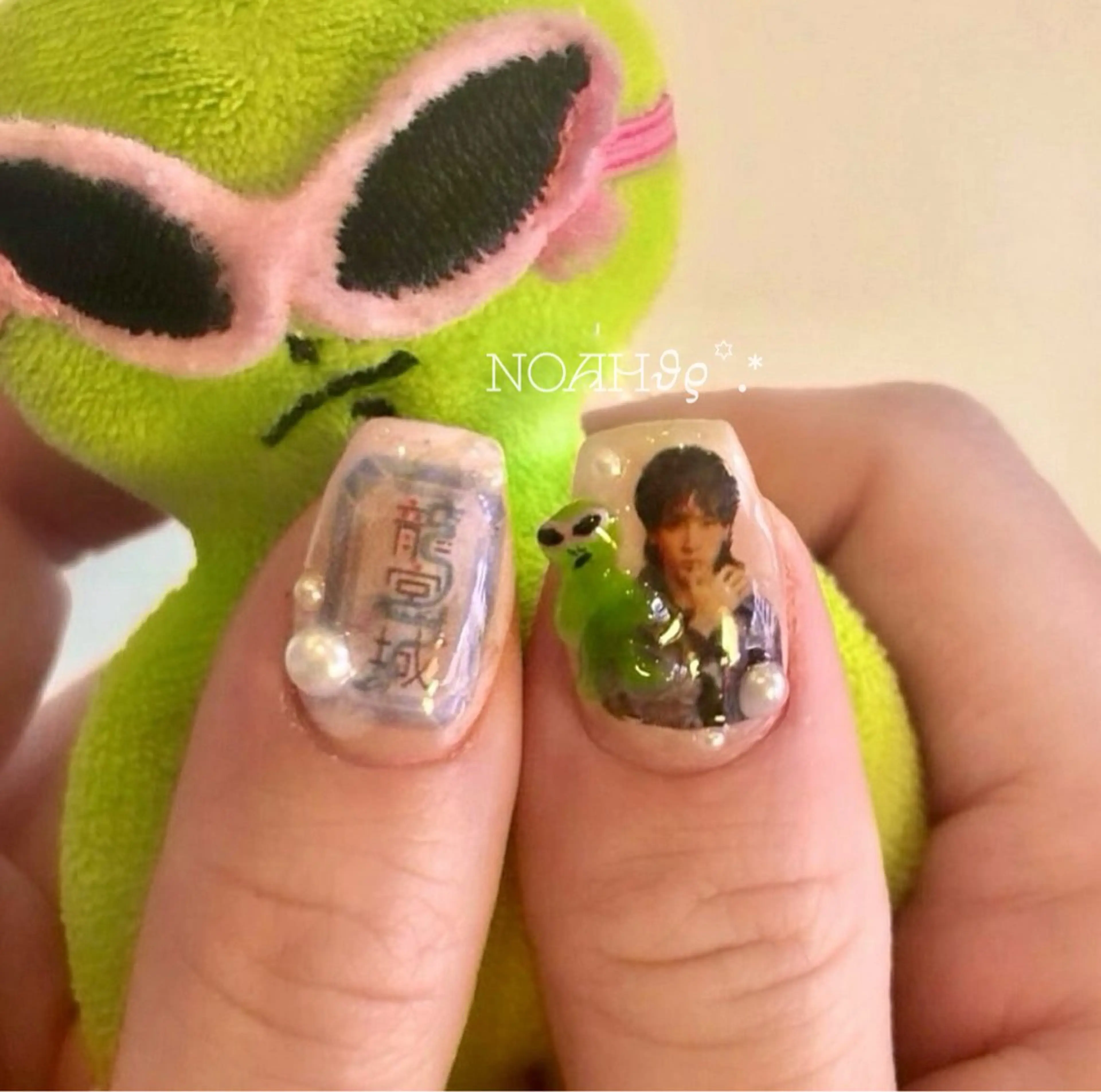 【ハンド】推し活ネイル🌼5500円フルアートコース+3Dや推しやロゴの写真を入れることが出来るプラン(別途料金有り)の写真