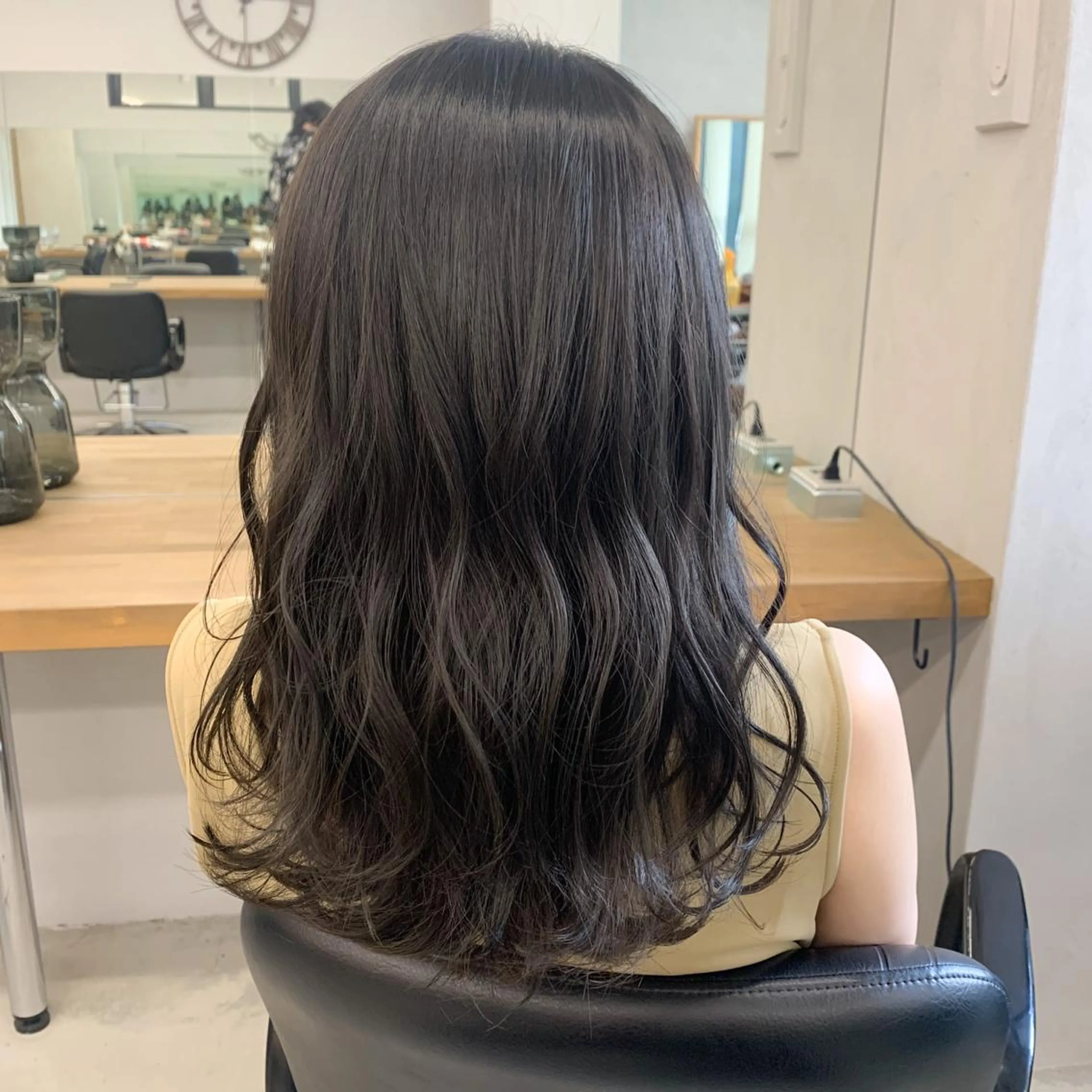 ミディアム カット ヘアカラー トリートメント 難波 茜のヘアスタイル