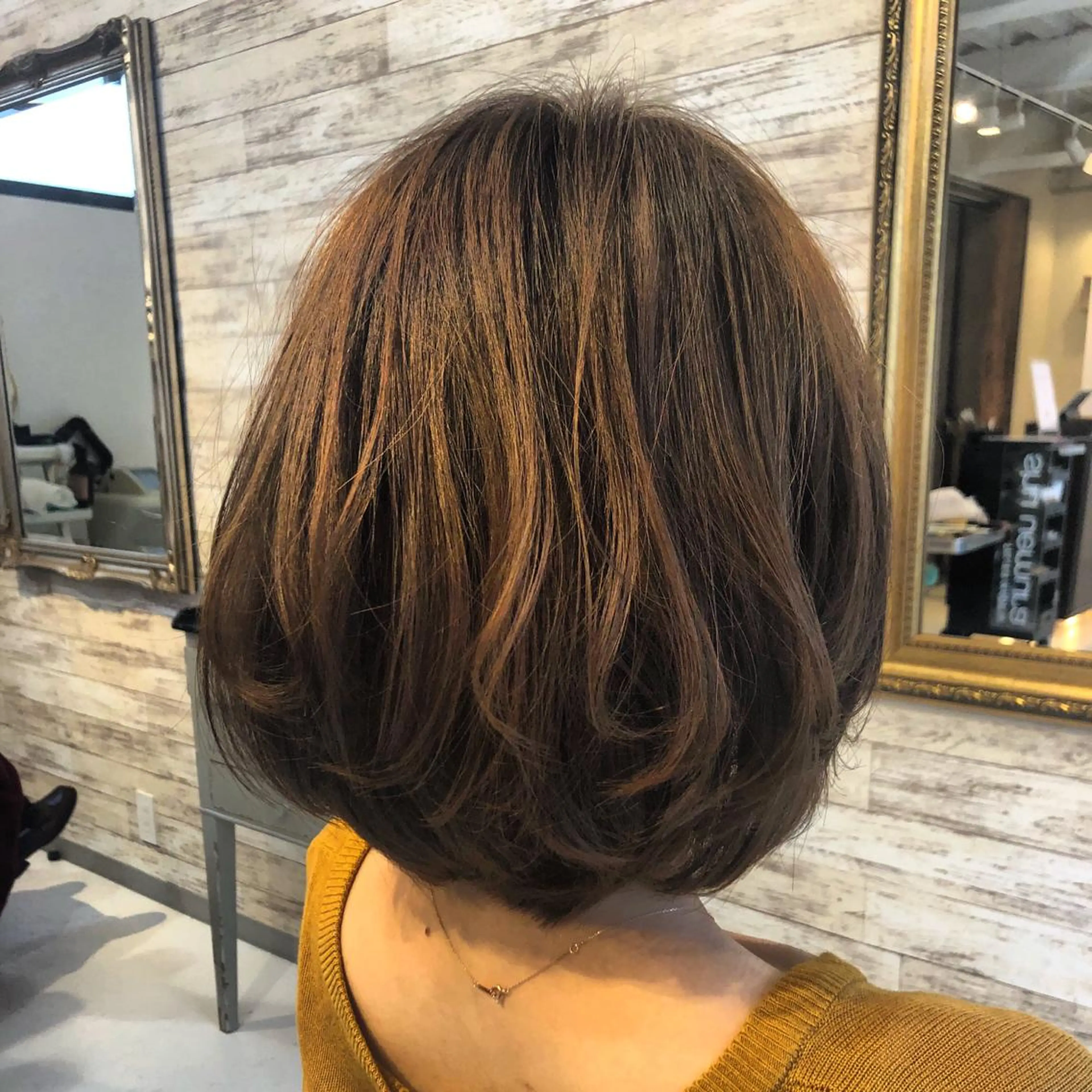 ショート カラー オレンジ ボブ MARDI GRAS 蘭丸のヘアスタイル