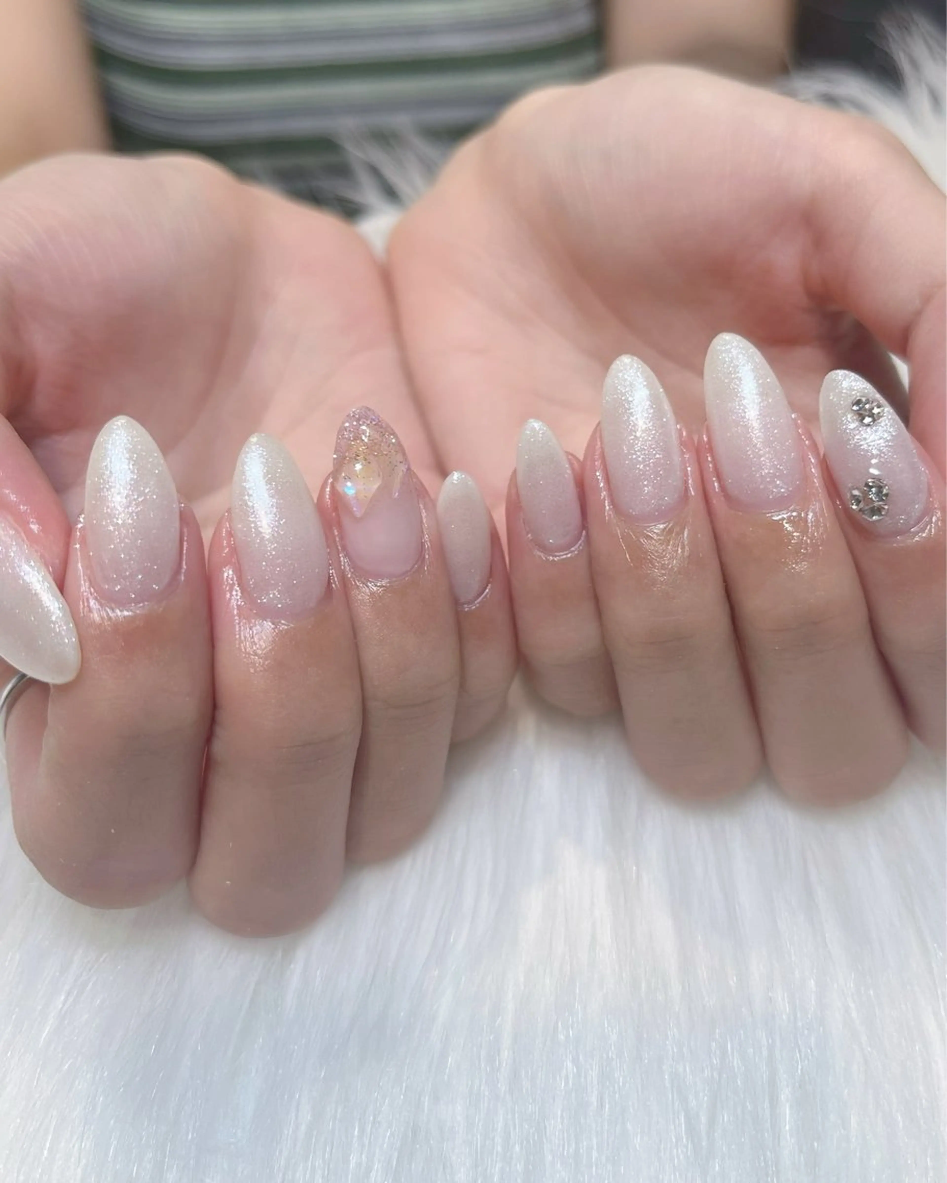 ネイル アートネイル ガーリー 韓国ネイル 持ち込み ワンホンネイル ハンドネイル KOKONA 🎀のネイルデザイン