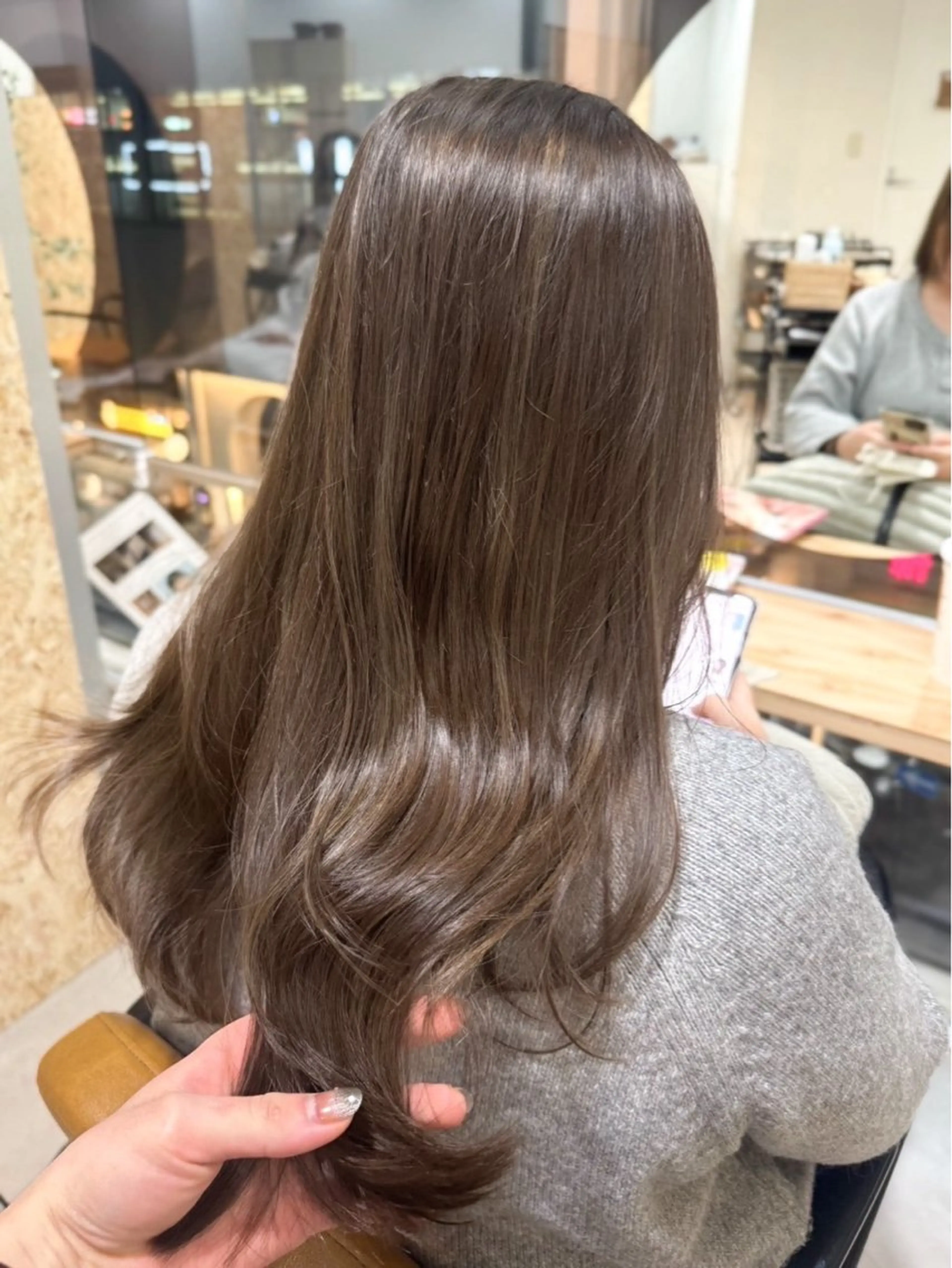 ロング カラー ベージュカラー カット ヘアカラー ブリーチなし ダブルカラー三國雅矢のヘアスタイル