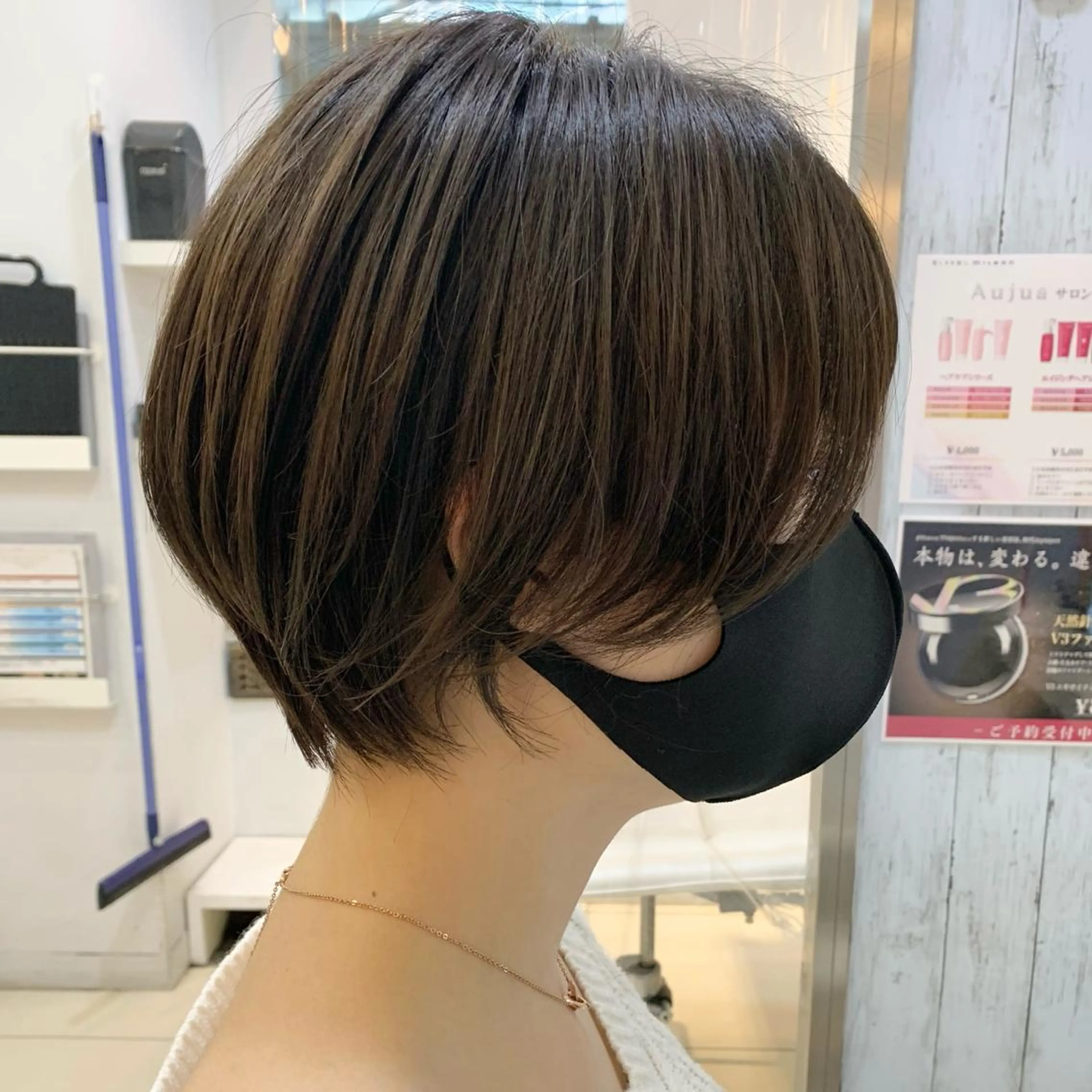 ショート カラー コテ巻き風パーマ/ クロスパーマ/久岡のヘアスタイル