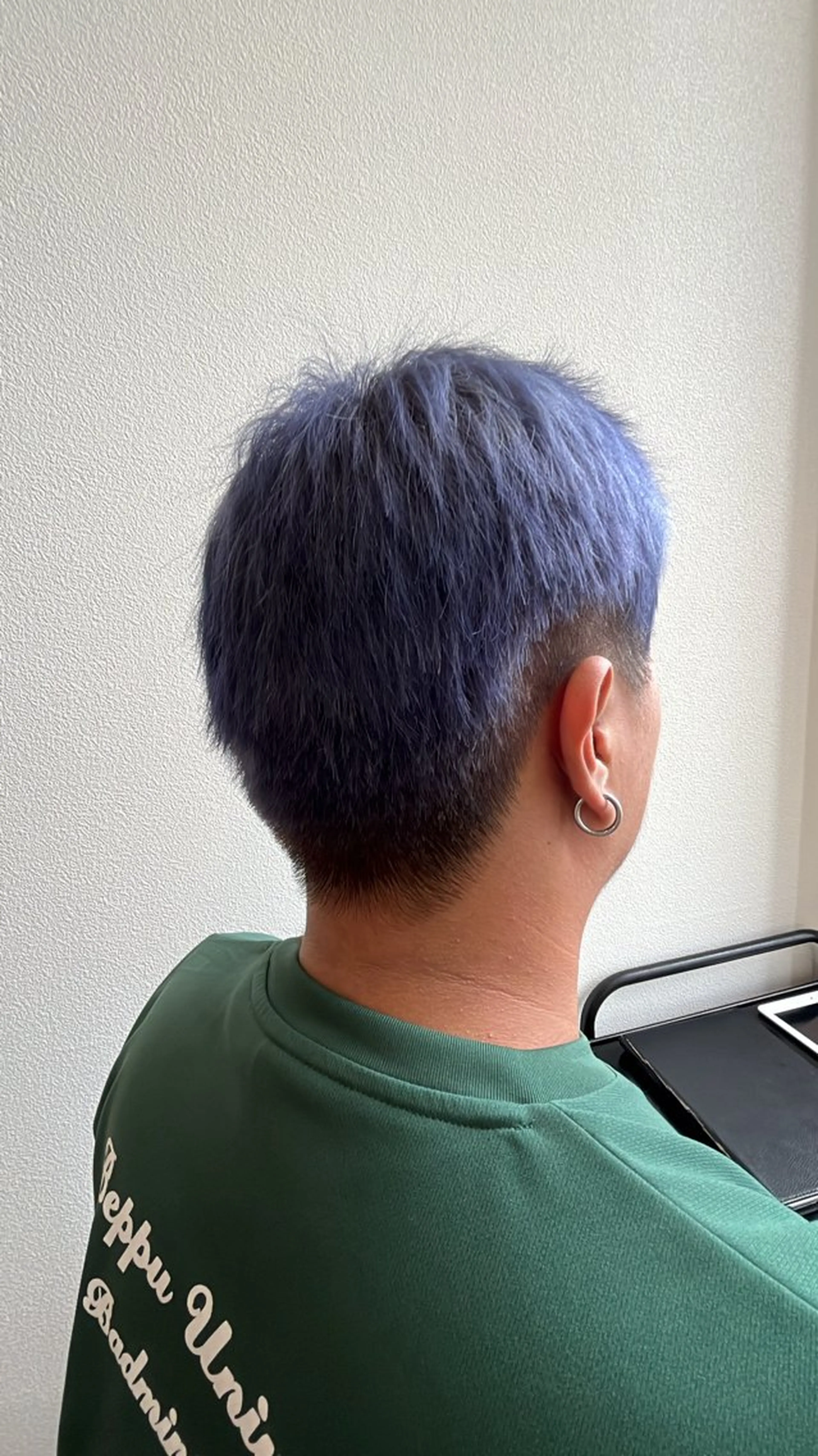カラー ブリーチ ブルーカラー ブルーパープル 中島 姫翠のヘアスタイル