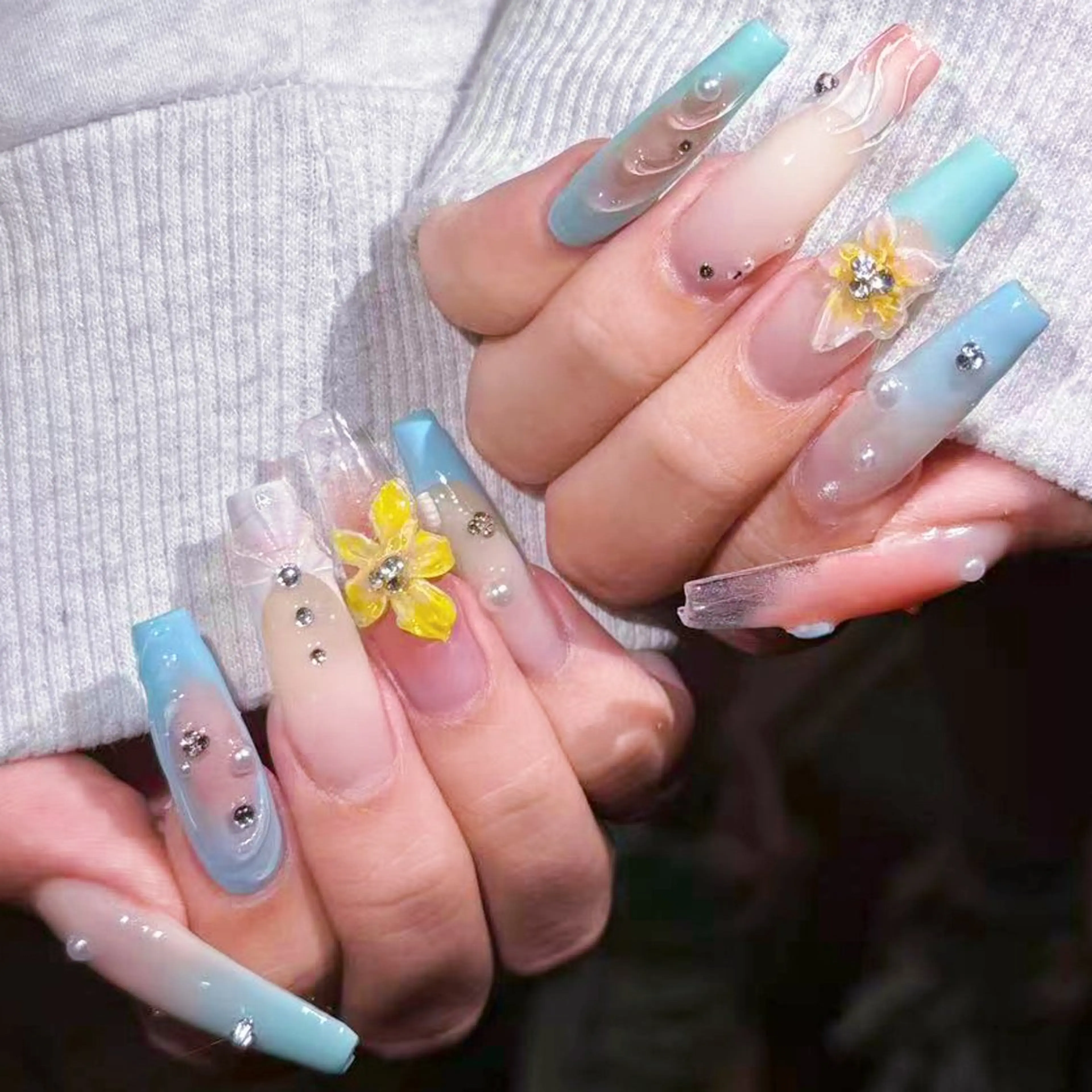 ネイル ハンドネイル ハンドケア Aya 🧚🏻‍♀️のネイルデザイン