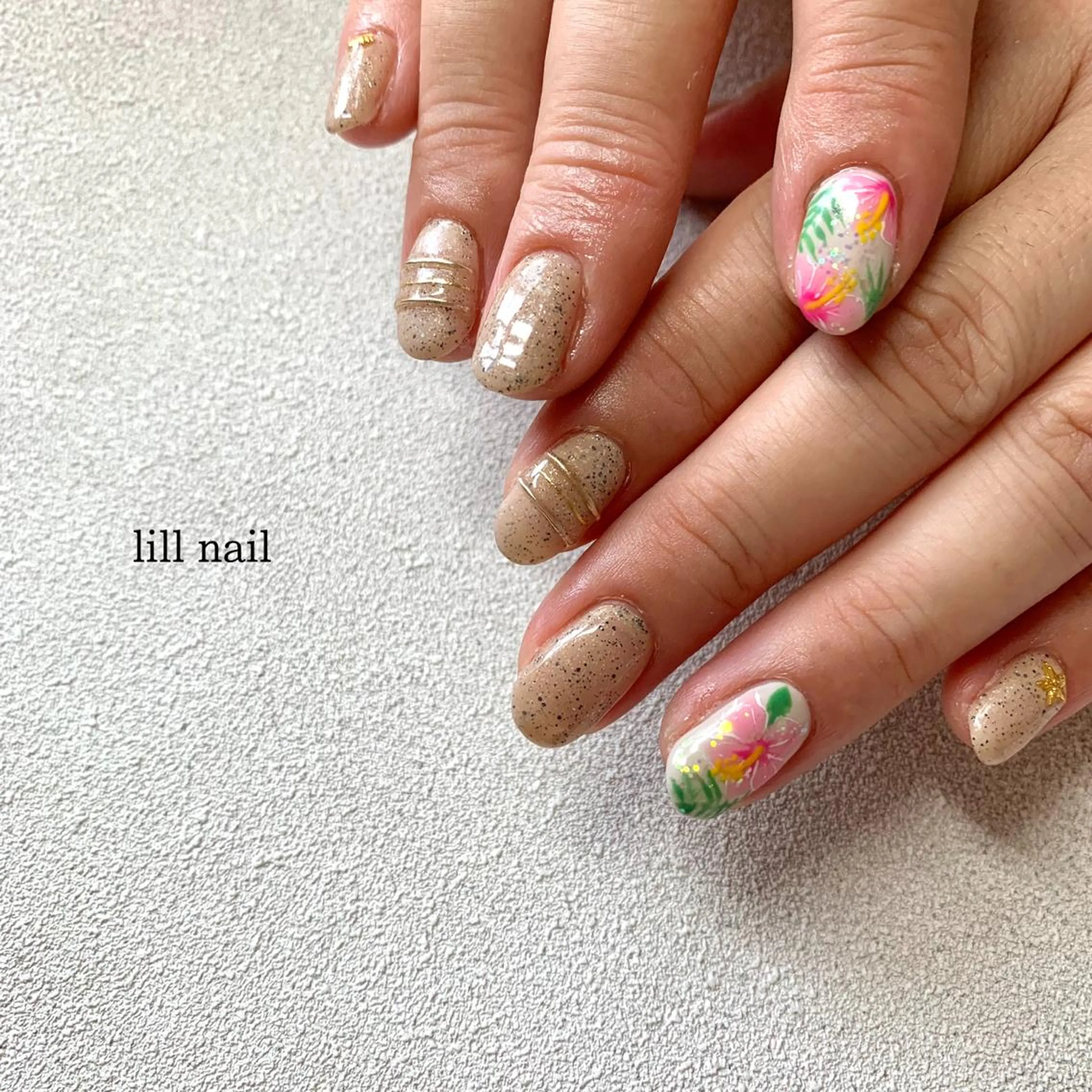 ミディアム pllia beautyのネイルデザイン