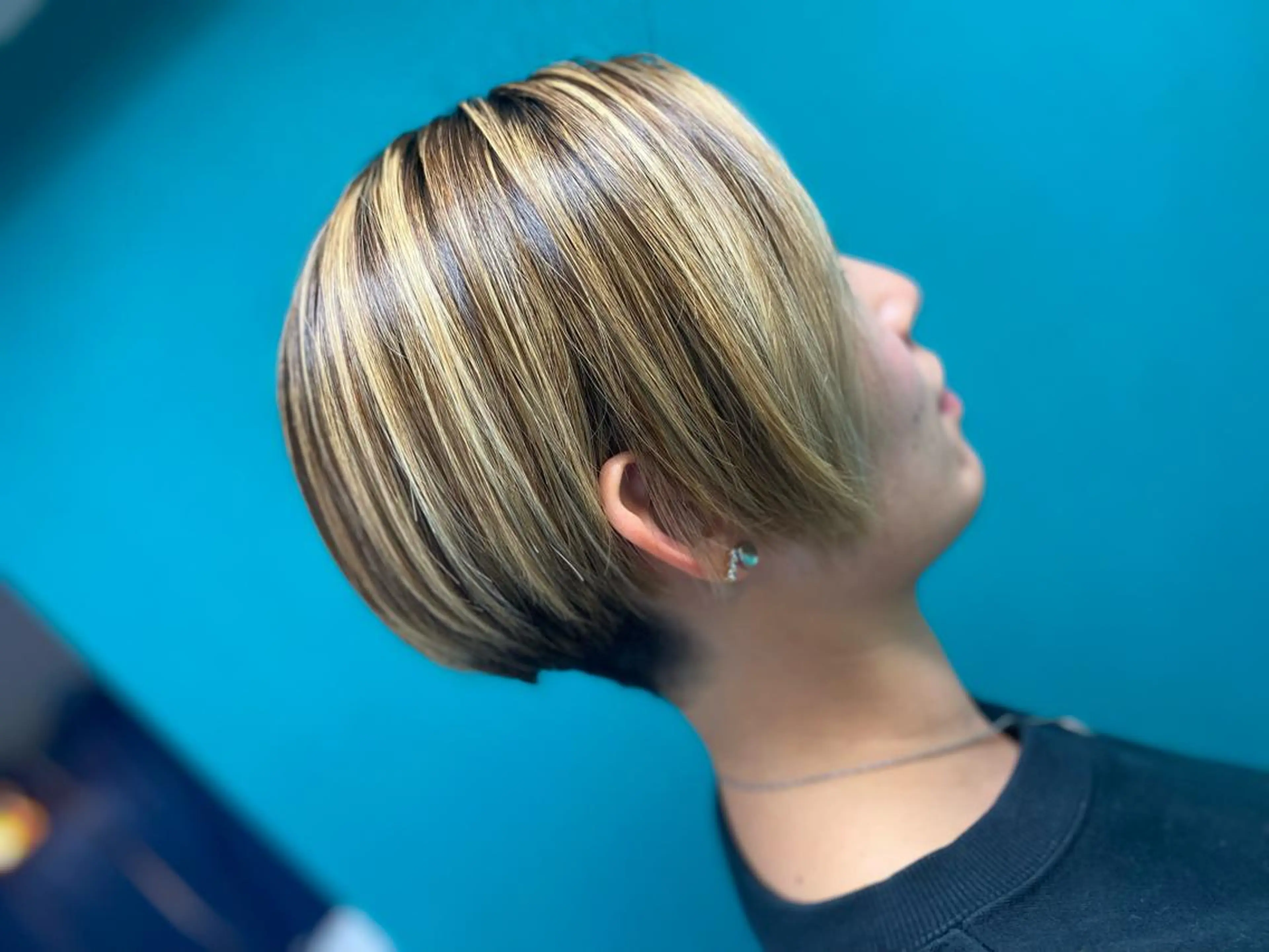 ショート カット ヘアカラー 佐々木 菜摘のヘアスタイル