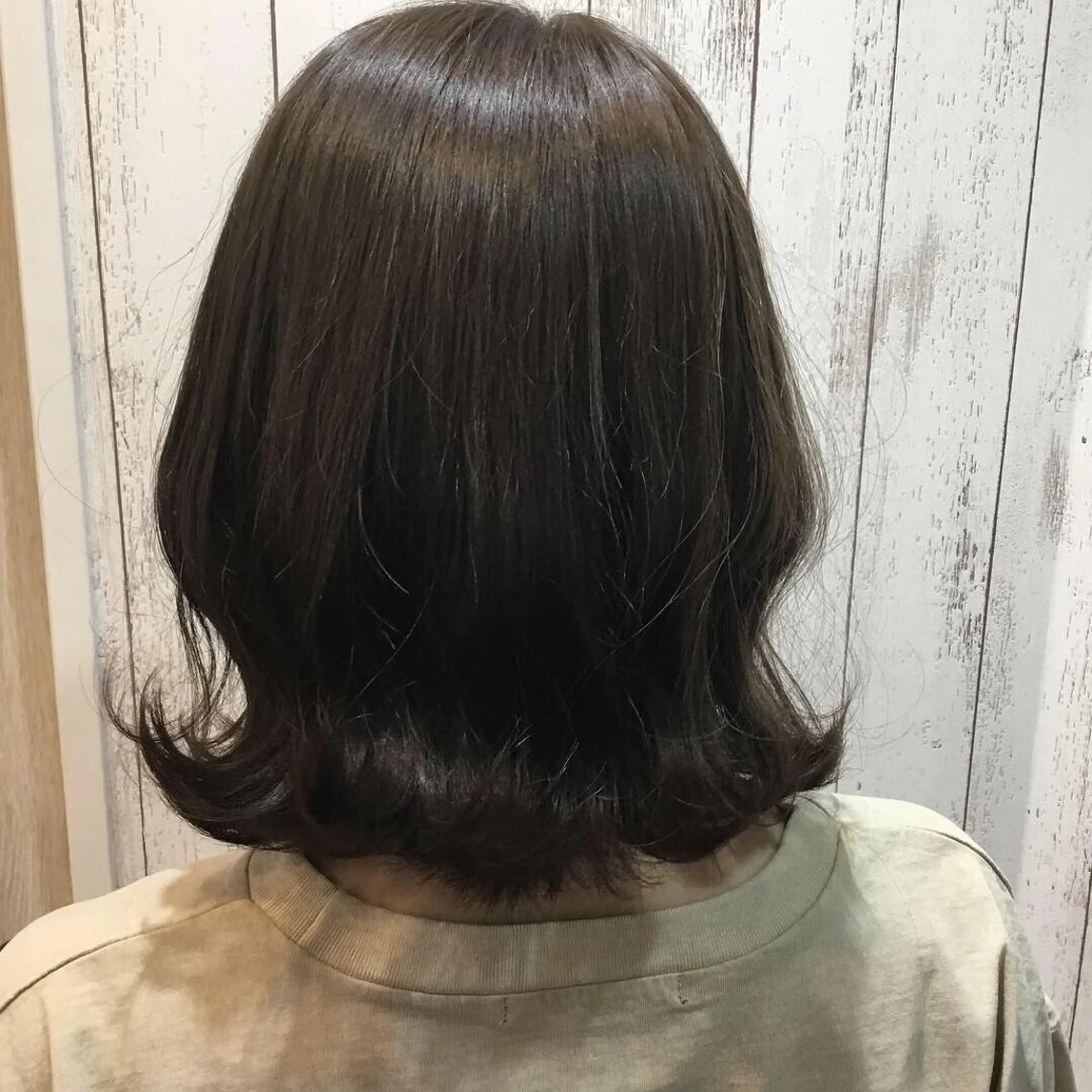 ミディアム カラー embrace エンブレイスのヘアスタイル