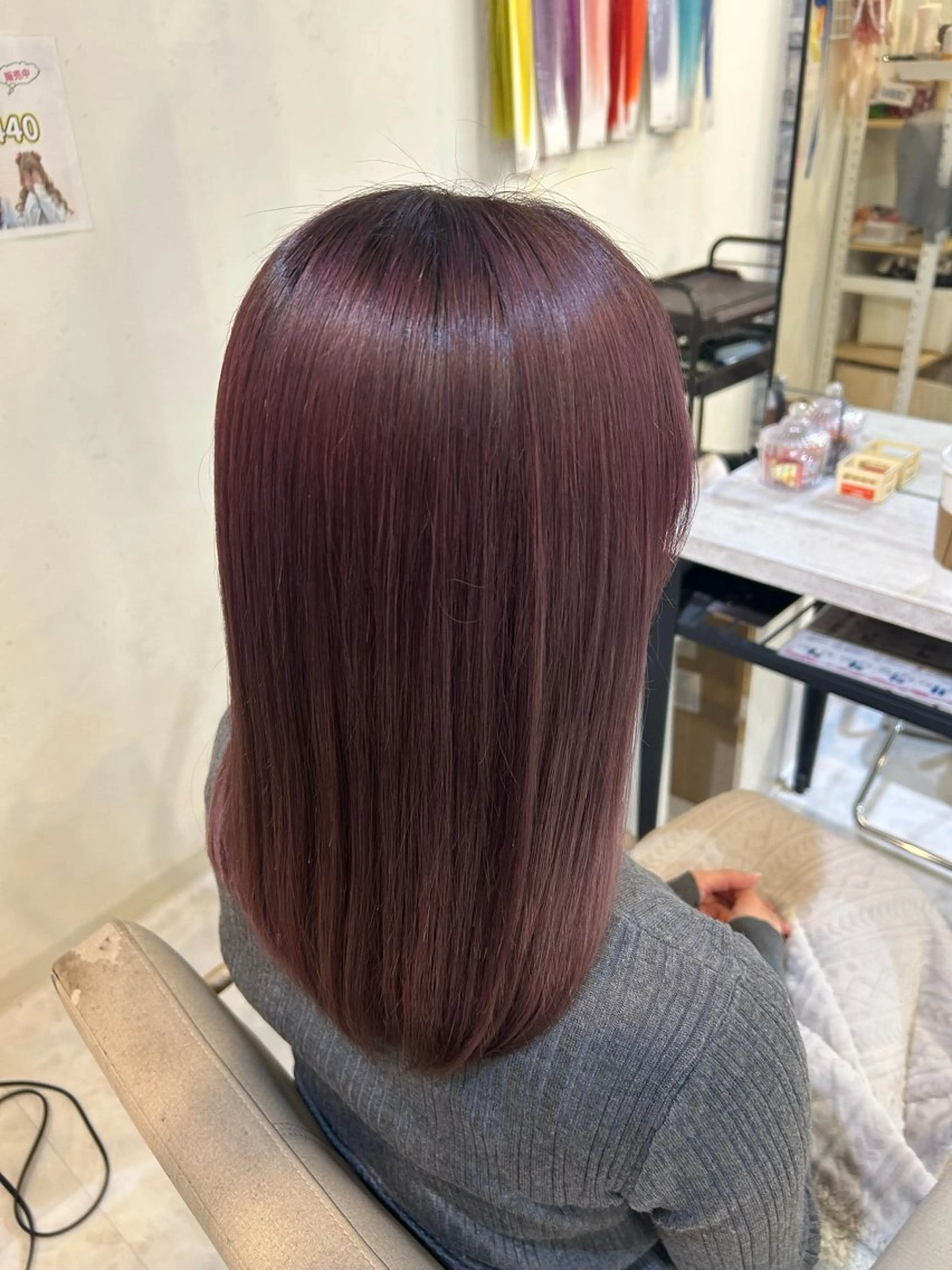 セミロング 荻野 ひなのヘアスタイル