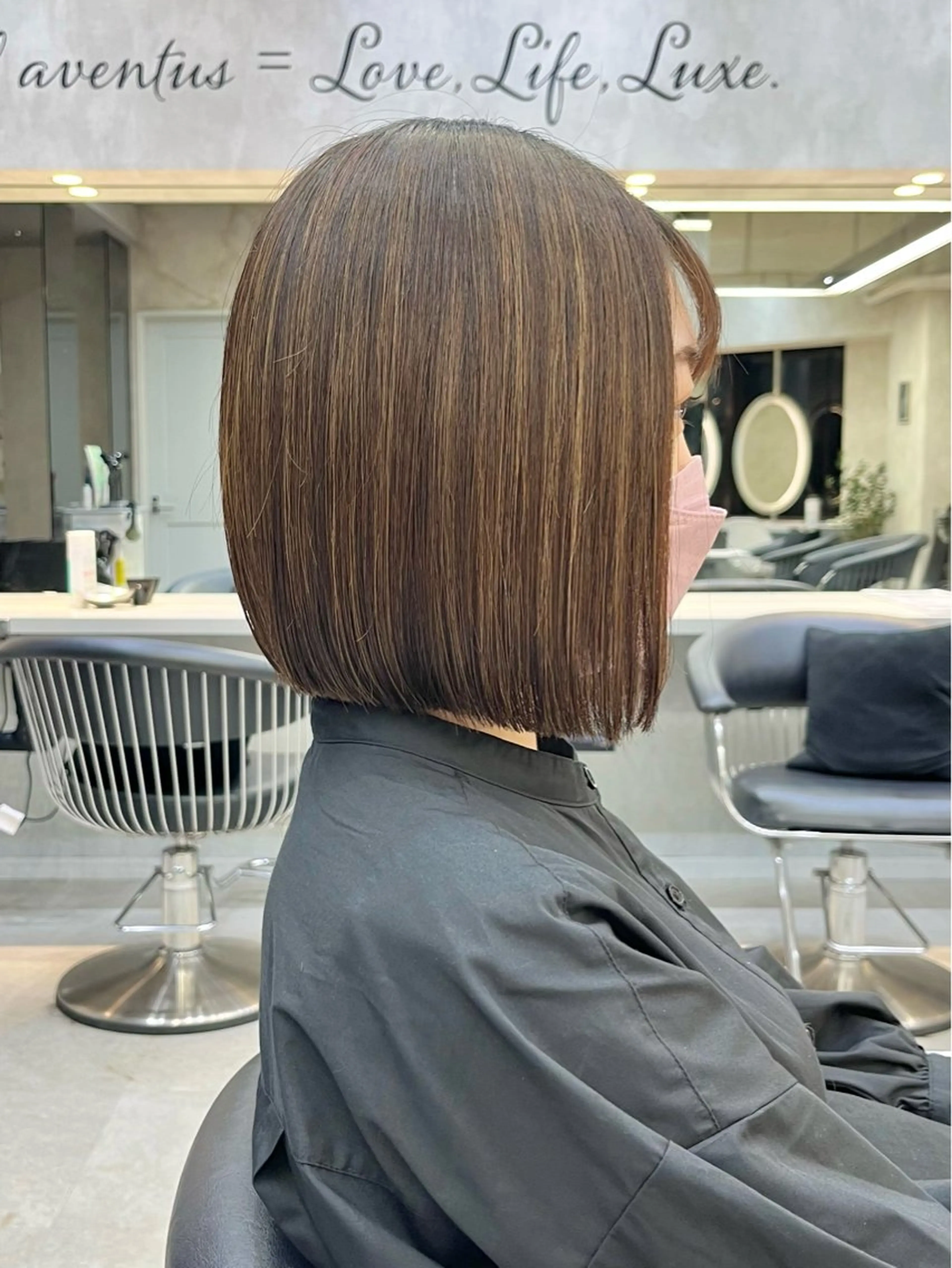 ショート カラー パーマ ヘアアレンジ ブリーチ ケアブリーチ 透明感カラー ダブルカラー ハイライトカラー ボブ｜韓国｜美髪矯正 ｜amika🌙のヘアスタイル