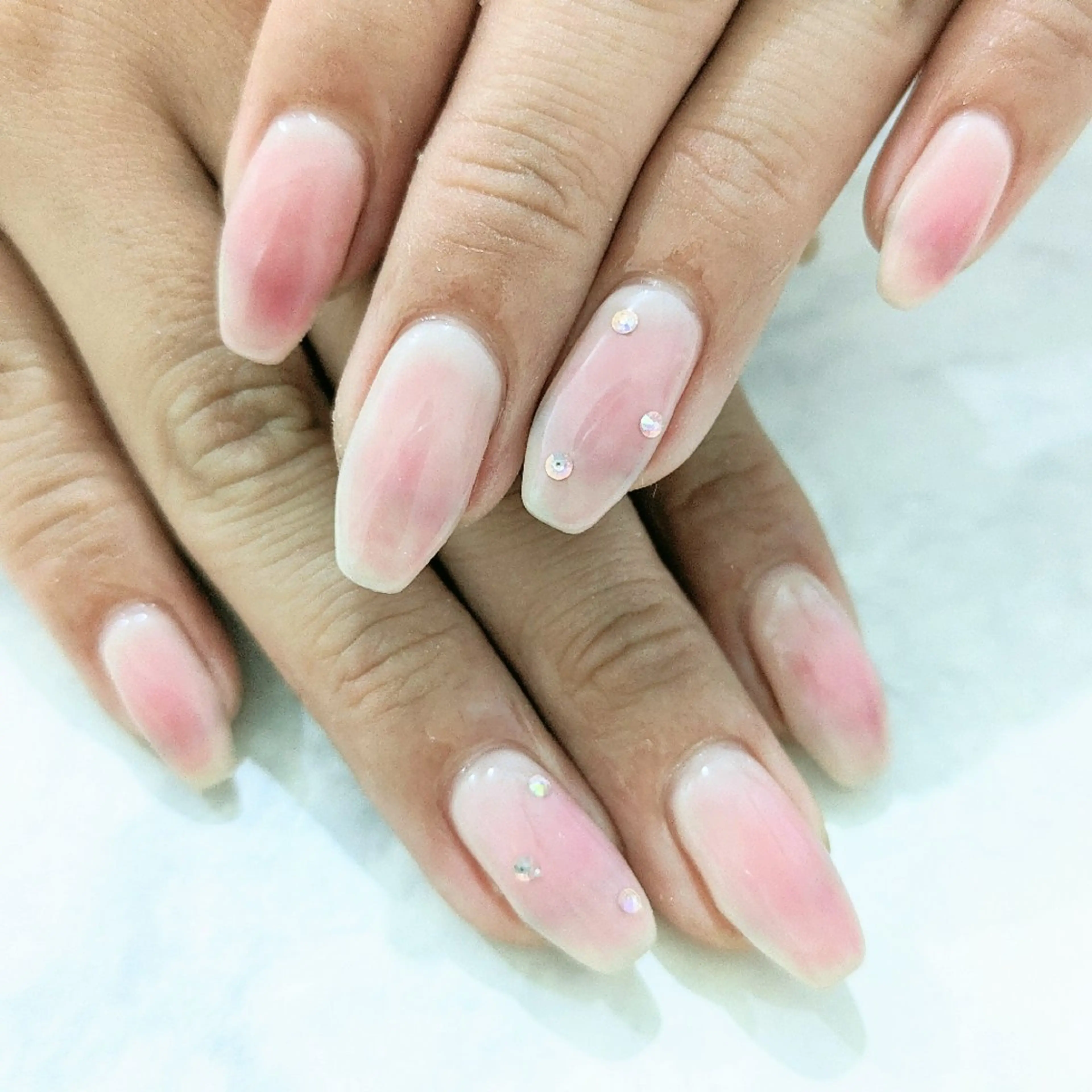 ネイル チークネイル Gerbera Nailistのネイルデザイン