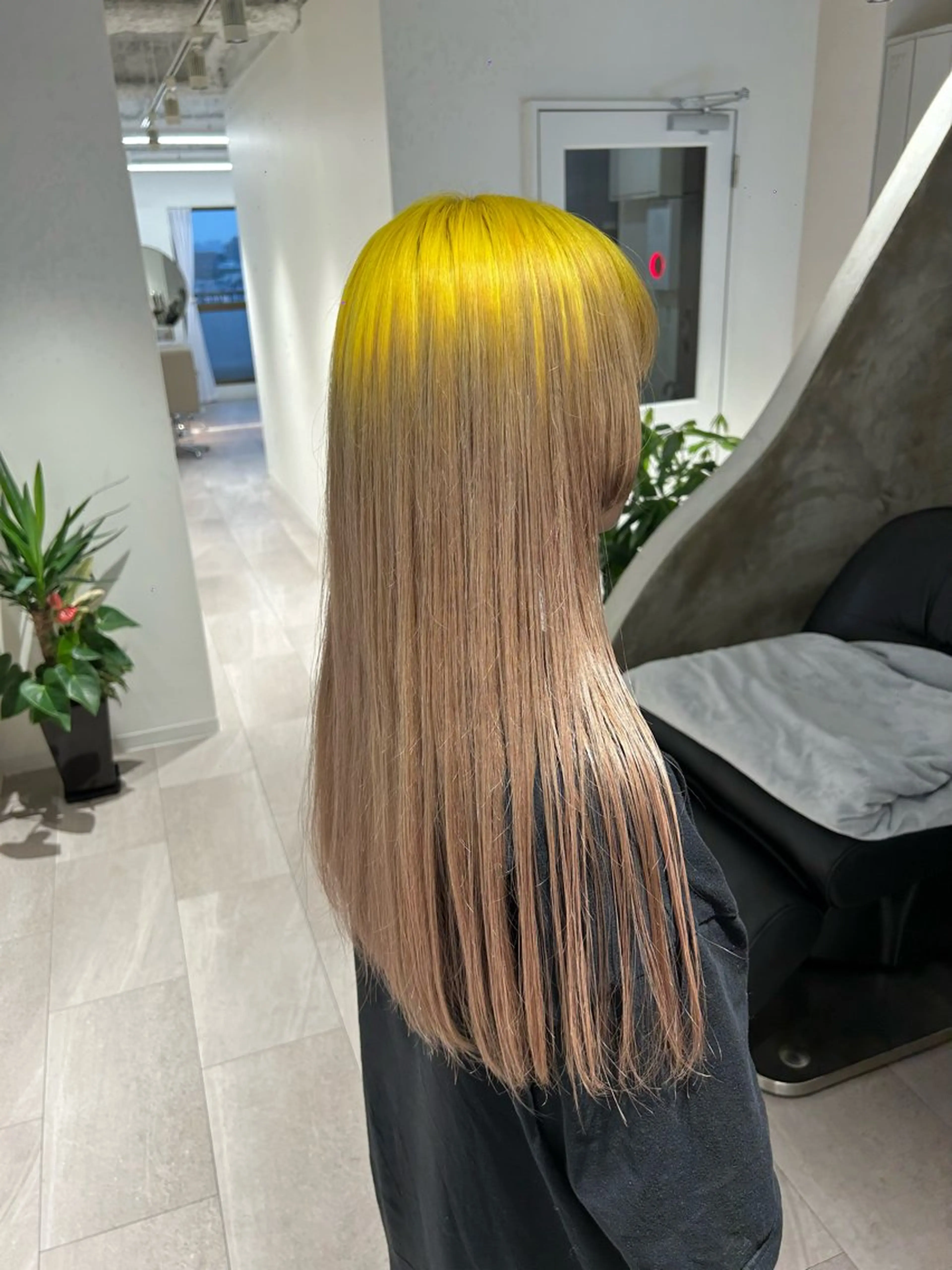 ロング ior北千住【イオール】所属・YU(ハイトーン/ ブリーチカラー)のヘアスタイル