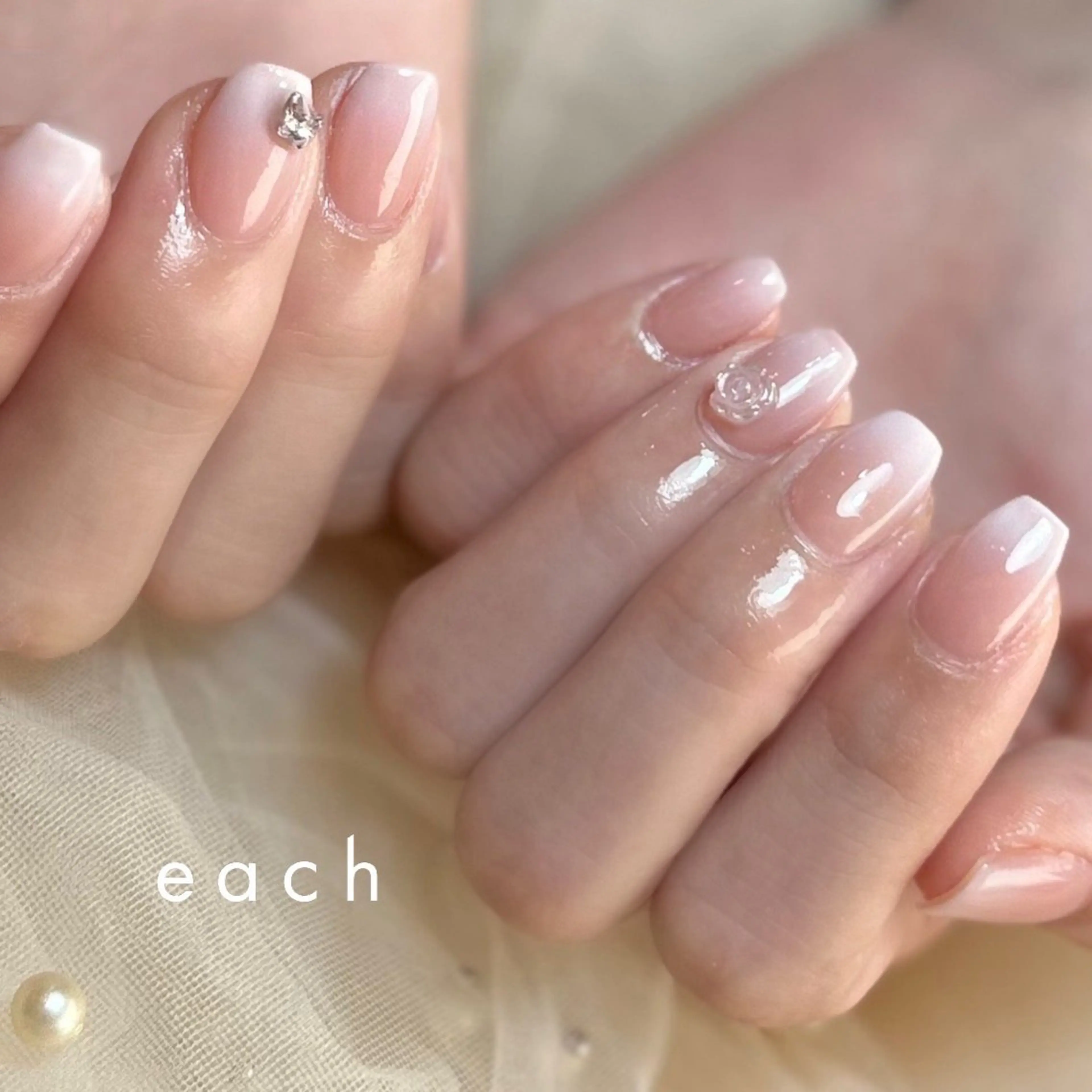 ネイル 𝒆𝒂𝒄𝒉 kanako 🕊のネイルデザイン