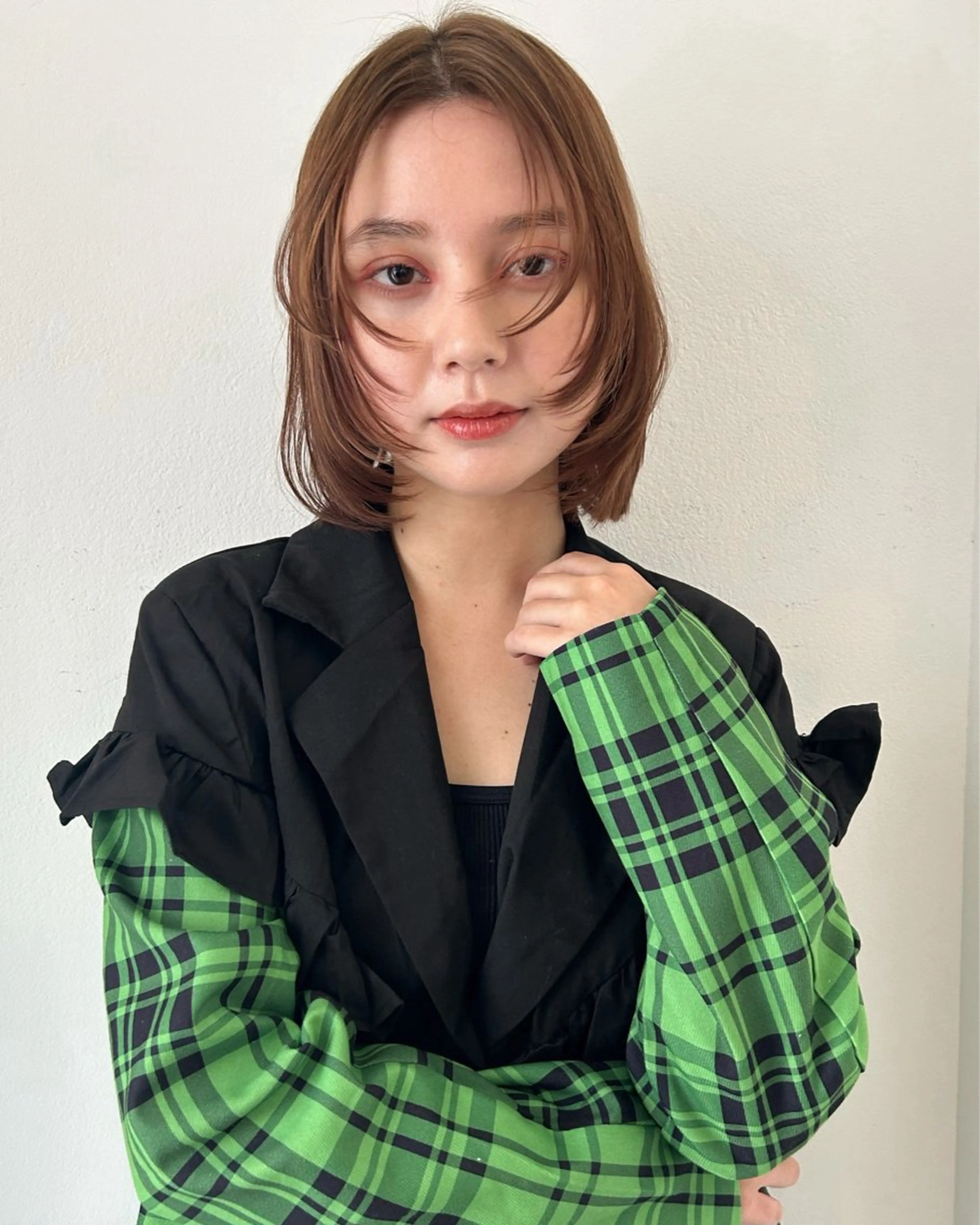 ショート カラー ボブレイヤー ブラウンカラー オレンジ オレンジブラウン ボブ カット ヘアカラー トリートメント Loom.所属・村上雅人 ナチュラルモードのヘアスタイル