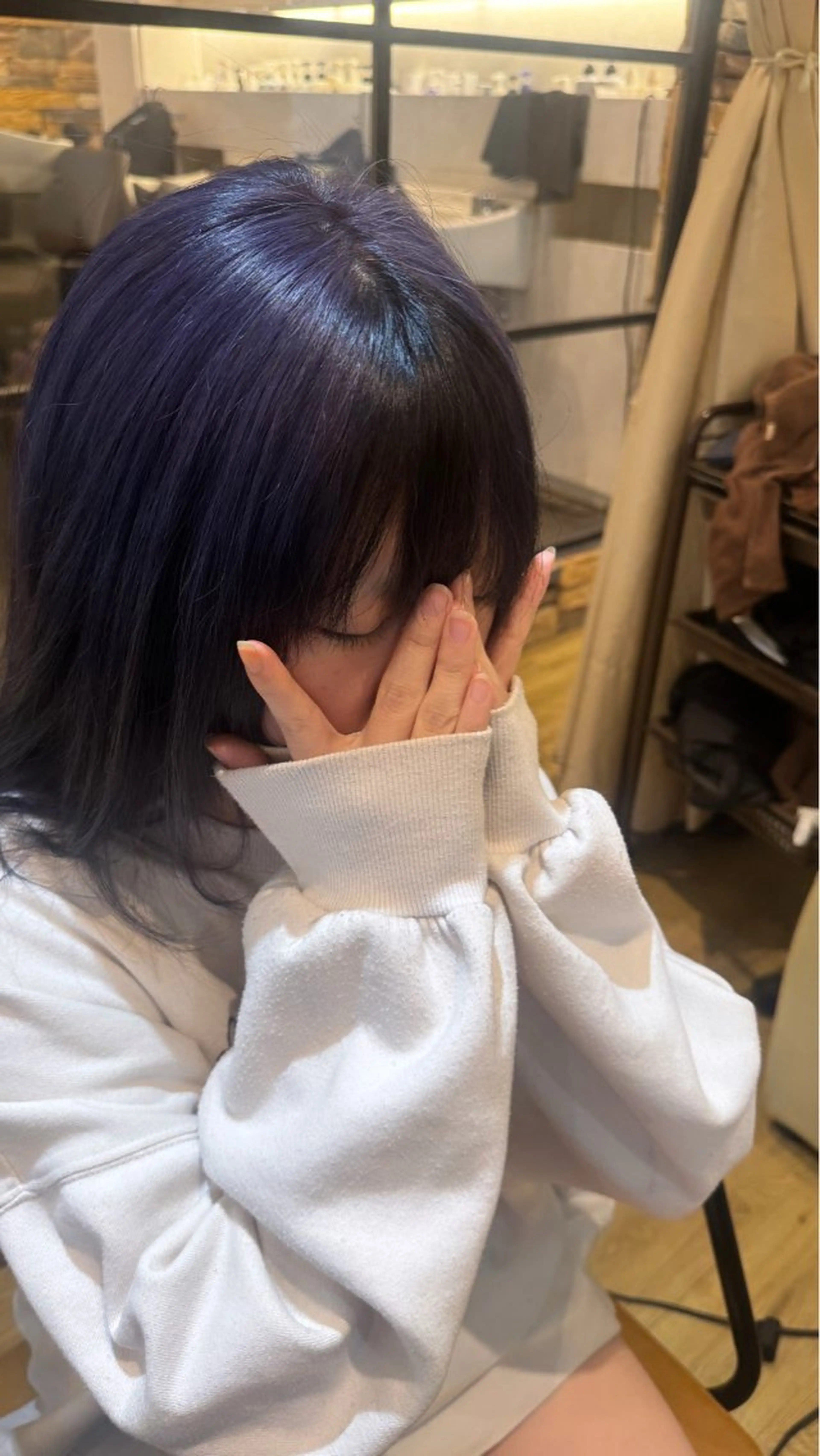 ミディアム カラー デザインカラー ヘアカラー 新宿三丁目💜 空陽💙のヘアスタイル
