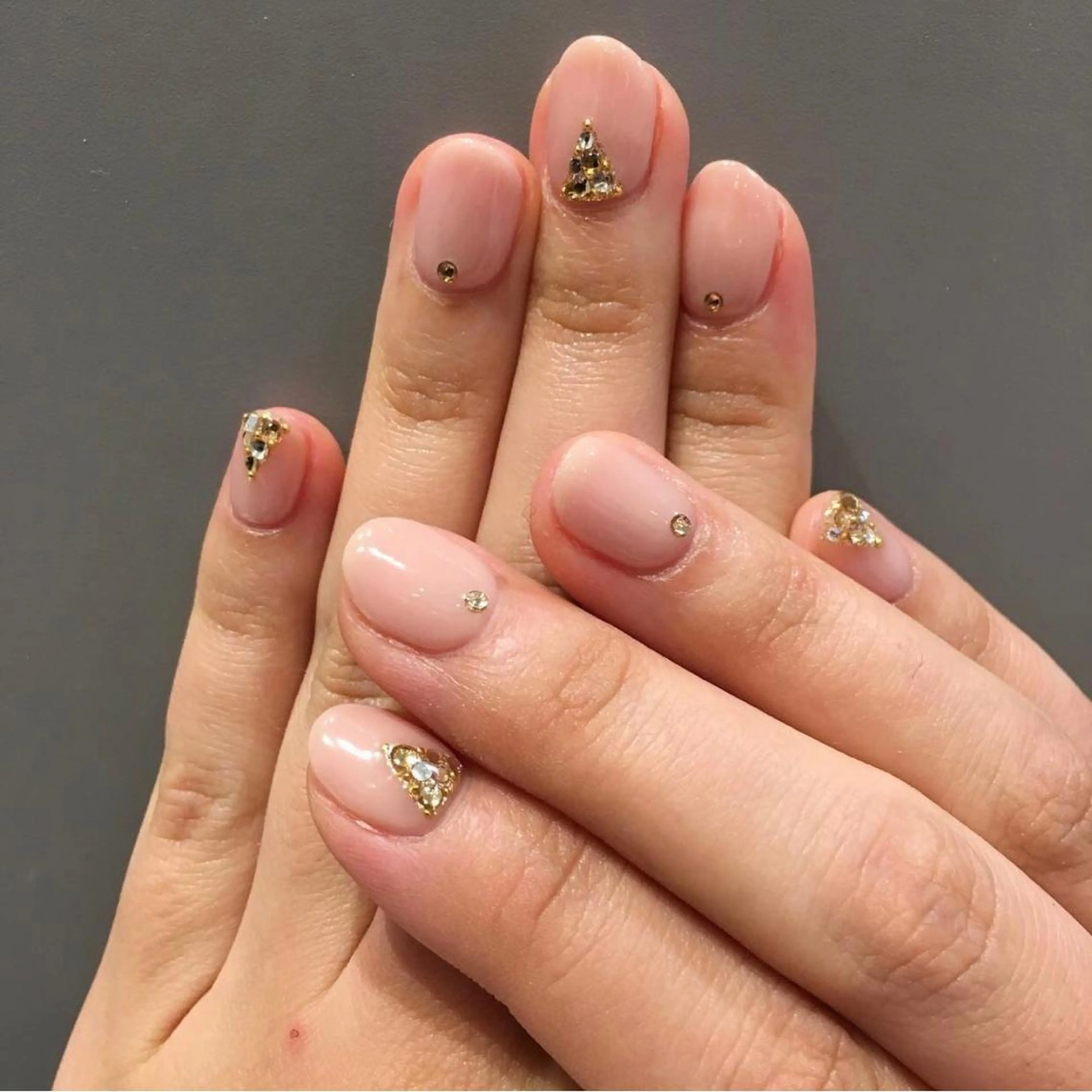 ネイル ハンドネイル フットネイル ハンドケア Nes.Nail所属・Miyagi Asamiのネイルデザイン