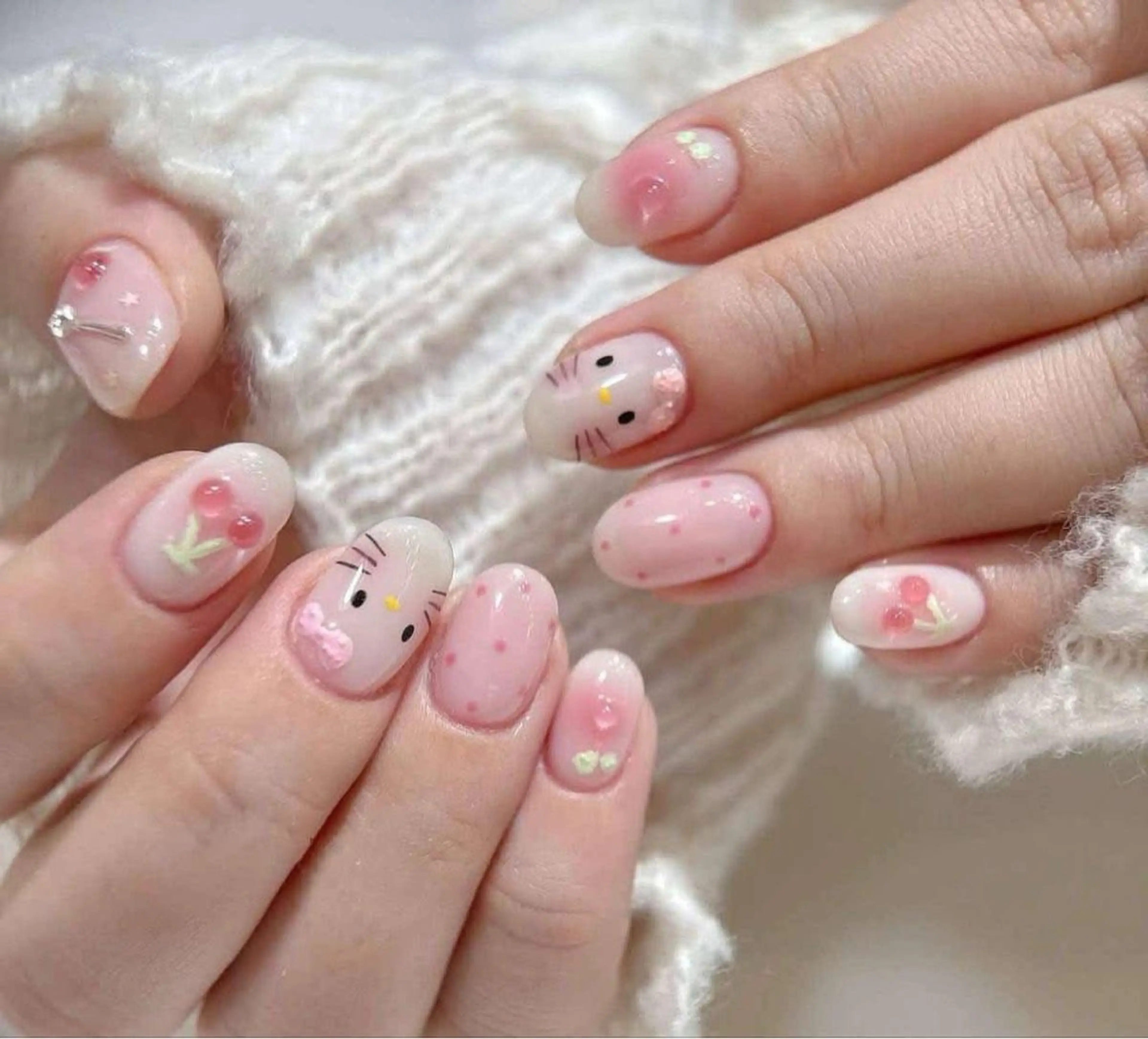 ネイル アートネイル 長さ出し ガーリー 韓国ネイル 持ち込み ハンドネイル Rin Nail所属・Emi Nailのネイルデザイン