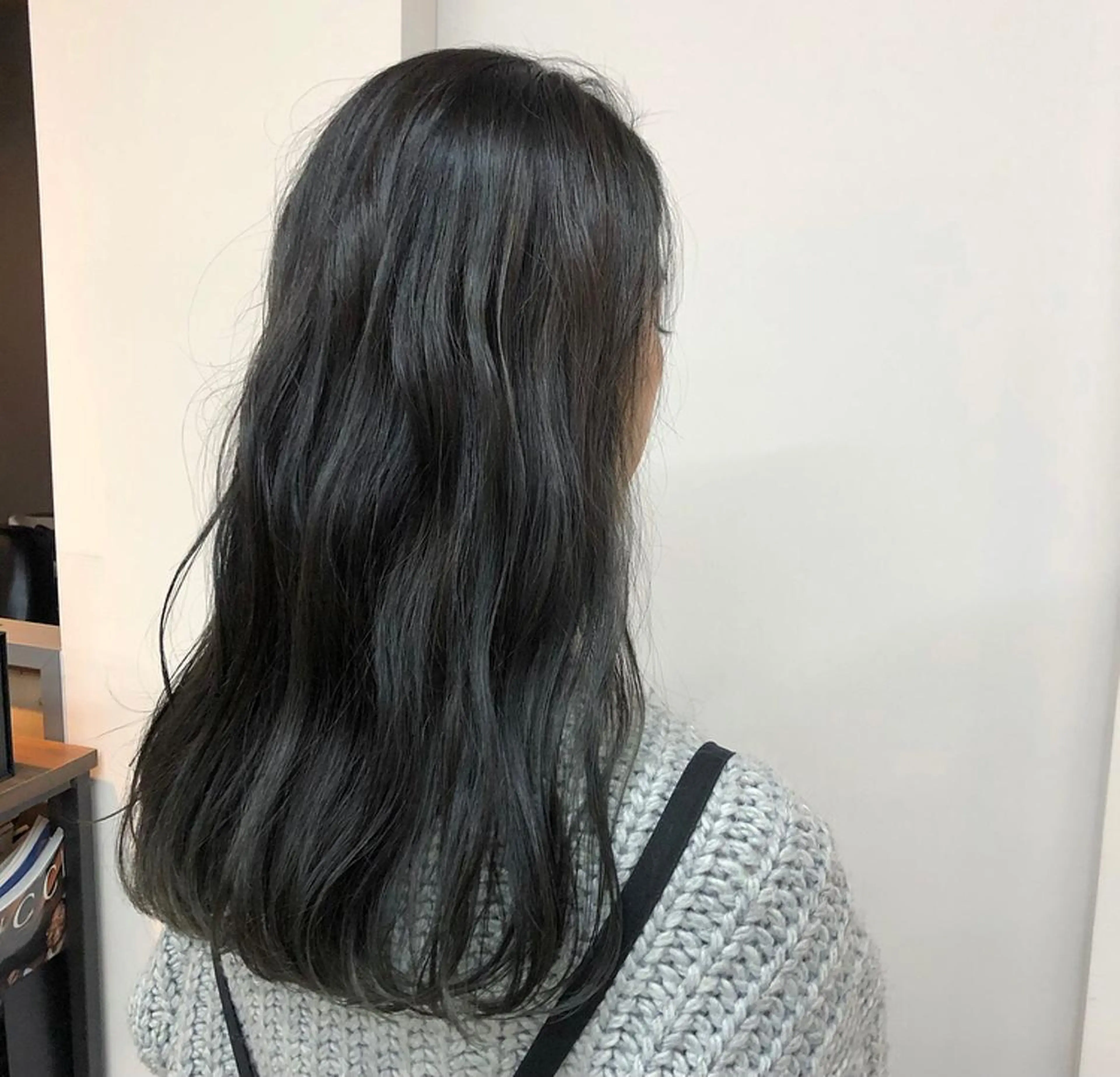 ロング カラー アッシュ ブリーチ ブルーカラー ブルーアッシュ 透明感カラー astar所属・kotono🪿 透明感カラーのヘアスタイル