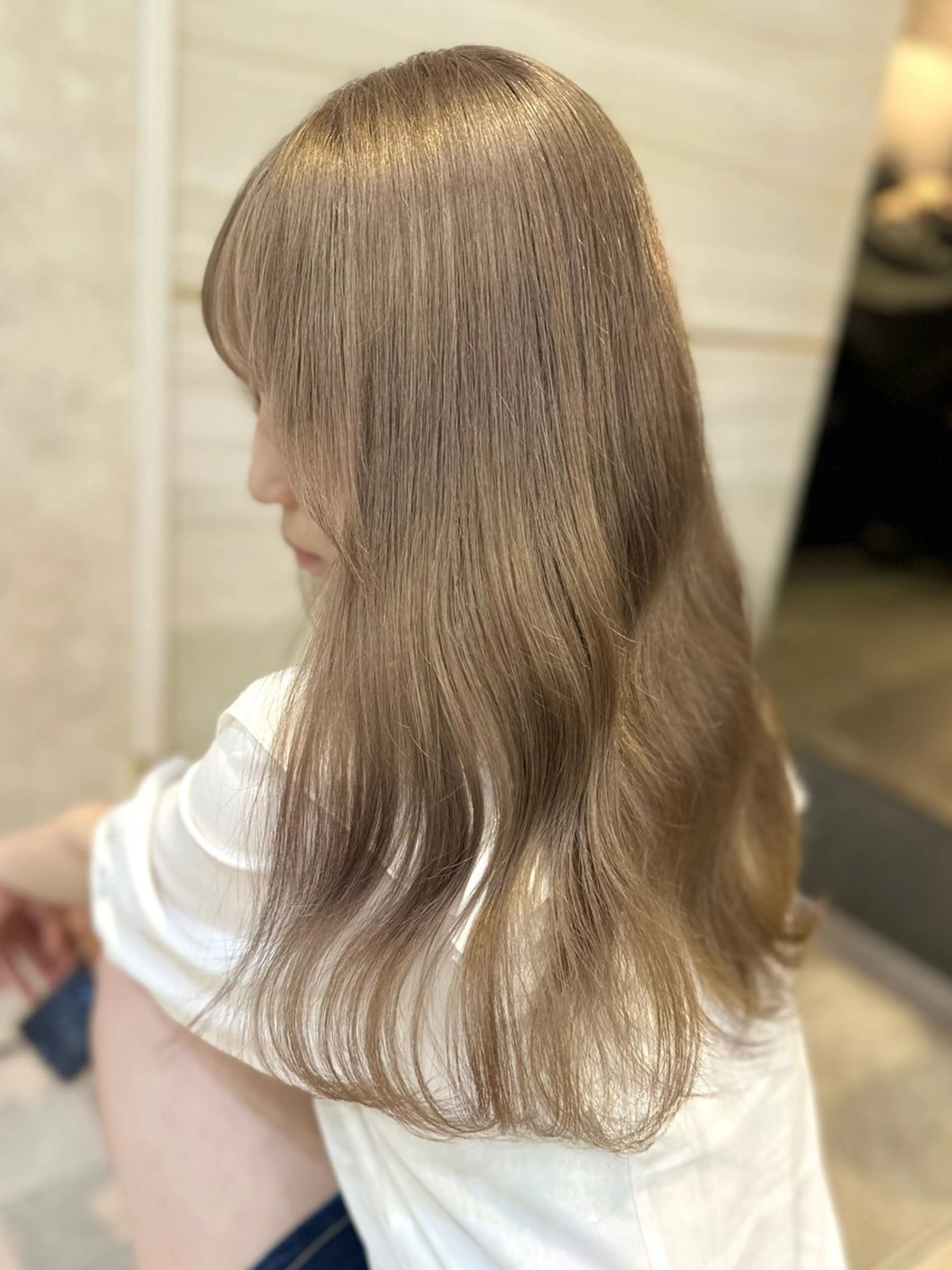 セミロング カラー ベージュカラー ブリーチ ケアブリーチ ミルクティーベージュ ピンクカラー ヘアカラー 🦋高瀬寛菜🦋 韓国/ブリーチのヘアスタイル