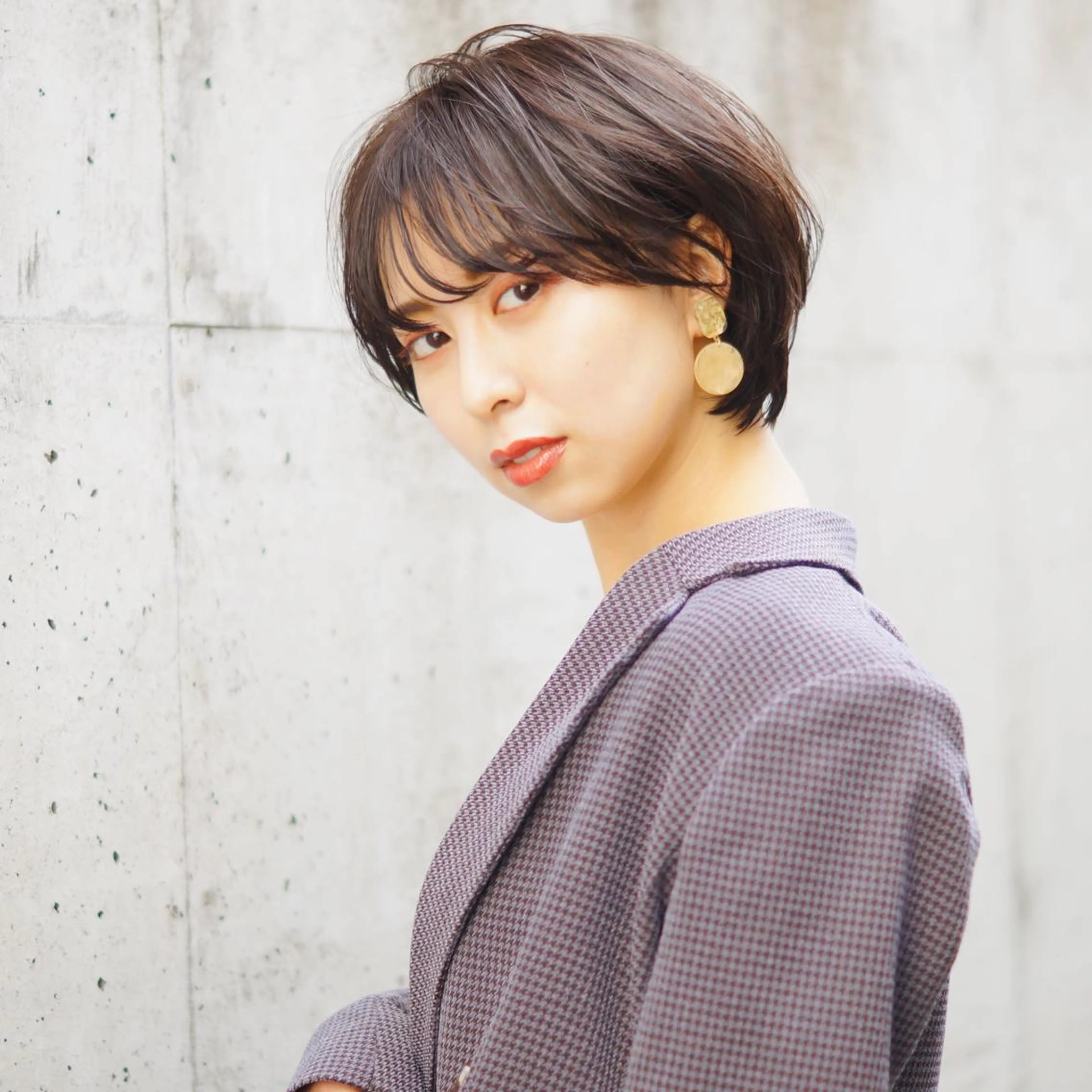 ショート 前下がりボブ ショートボブ ハンサムショート ボブ ショートヘア カット ヘアカラー トリートメント hoNua. 栄/透明感カラーのヘアスタイル