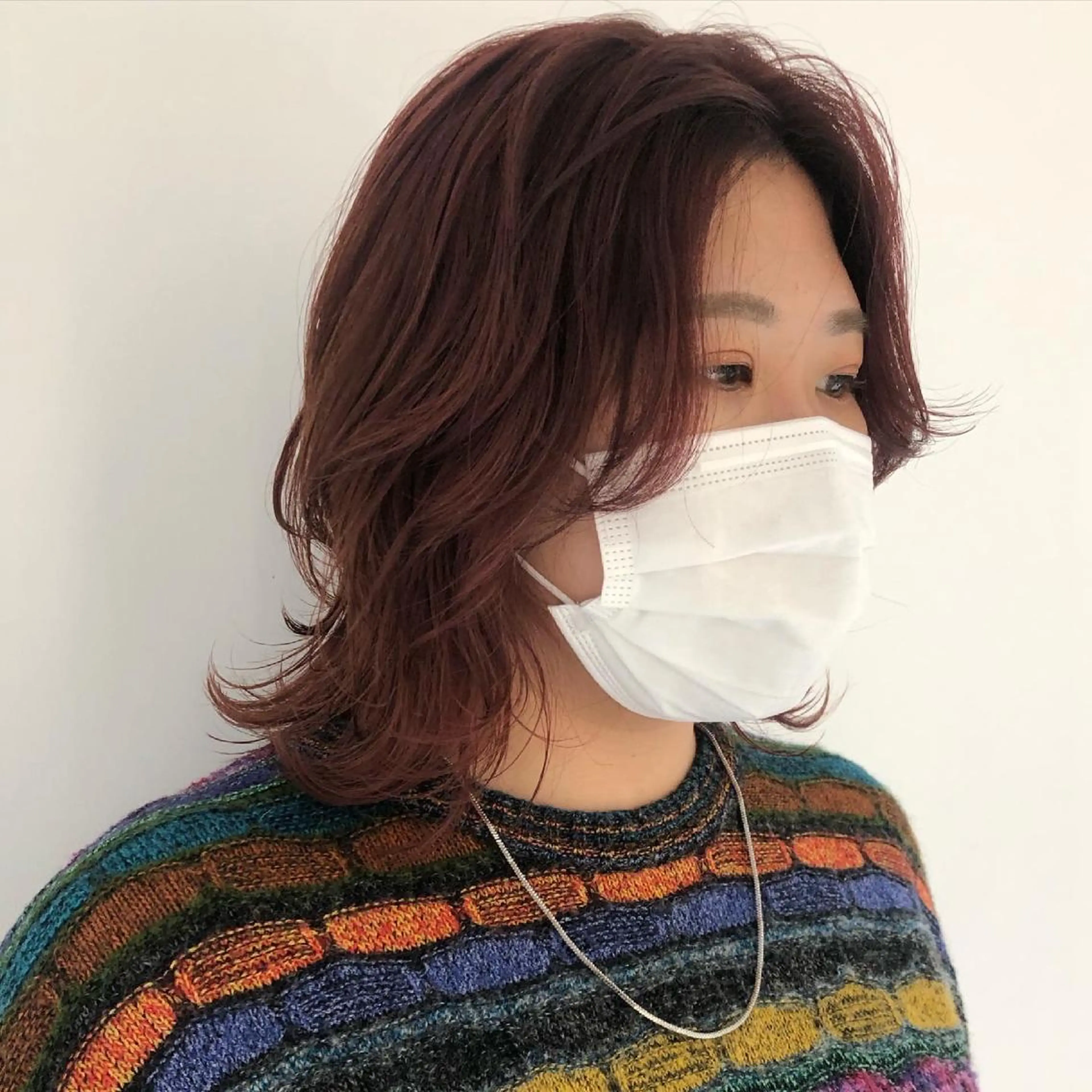 ミディアム カラー 古屋 花織のヘアスタイル