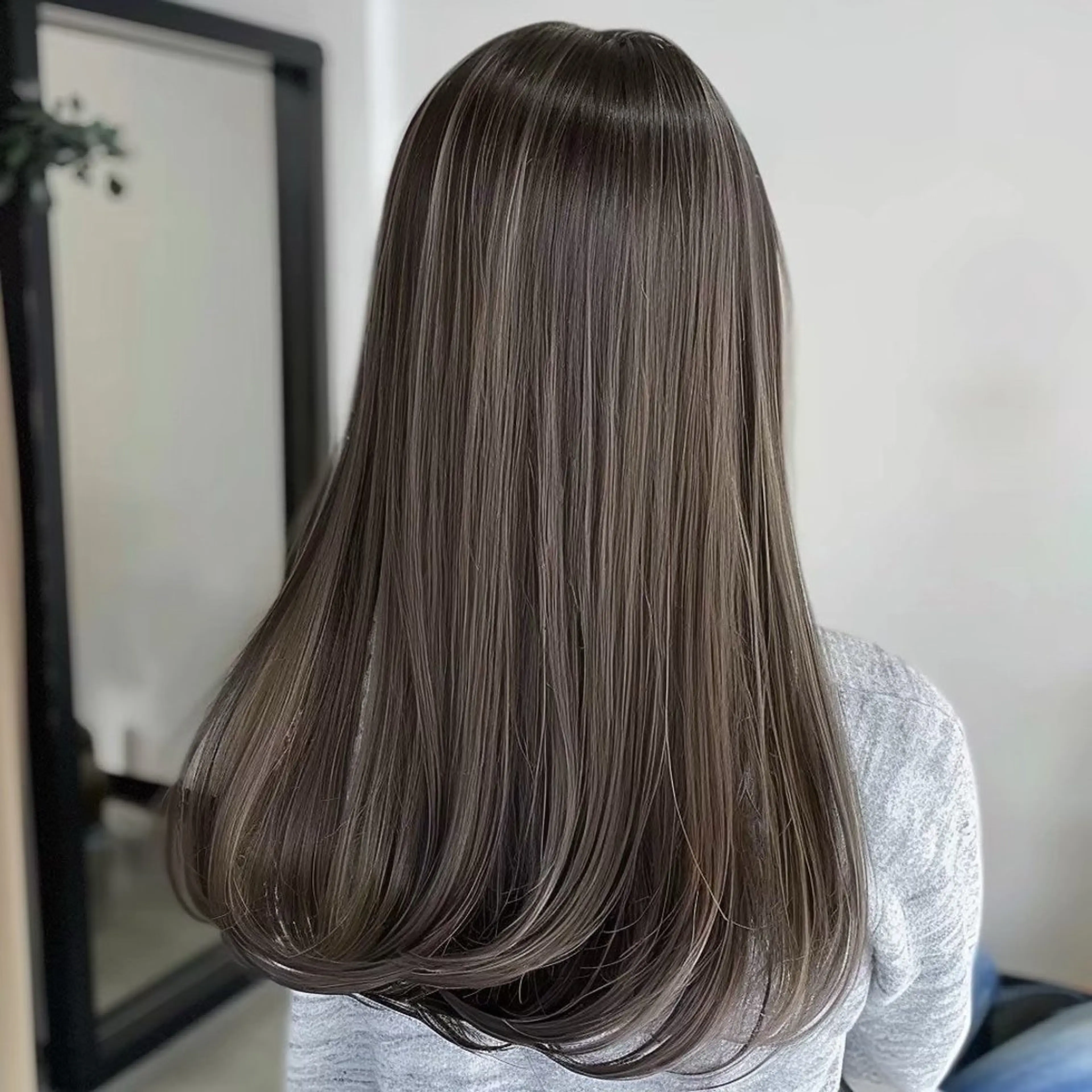 ロング カラー カット ヘアカラー トリートメント 透明感カラーWカラー ユウゴのヘアスタイル