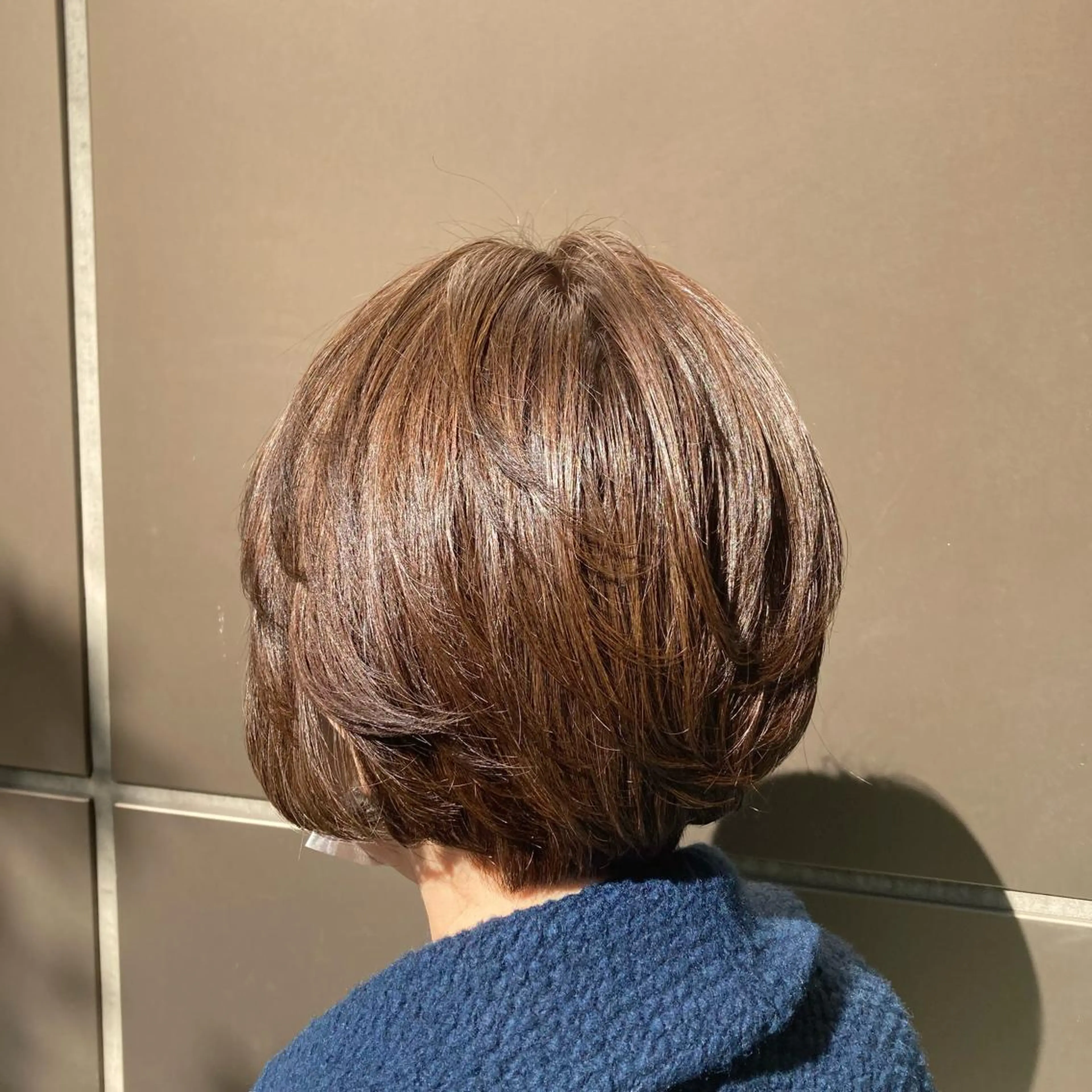 ショート ボブ カット 松岡 知のヘアスタイル