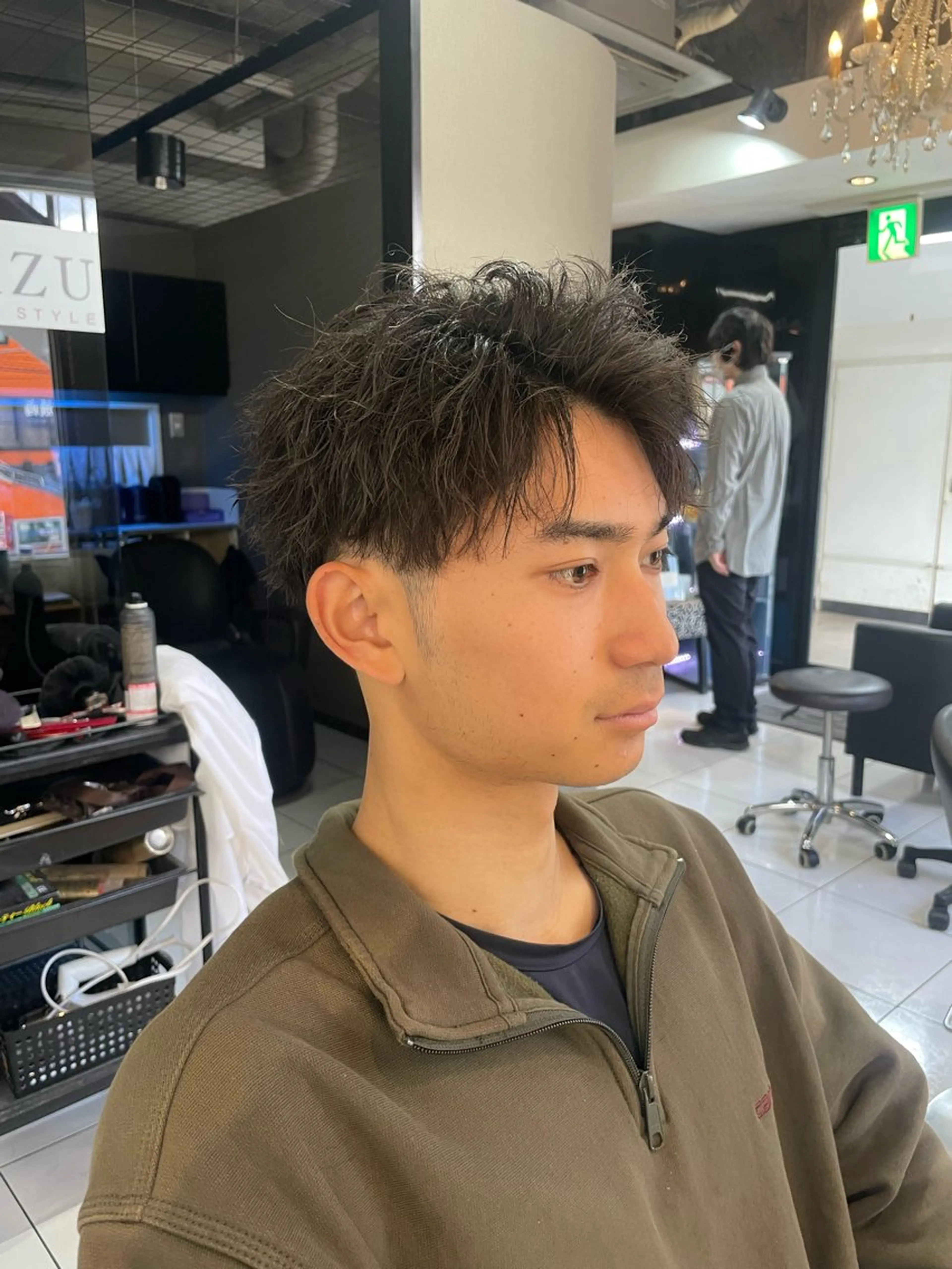 ショート カラー パーマ メンズ アップバング フェザーパーマ メンズパーマ スパイキーショート メンズツイストパーマ カット 🔥お値段以上🔥 メンズ特化たかひろのヘアスタイル