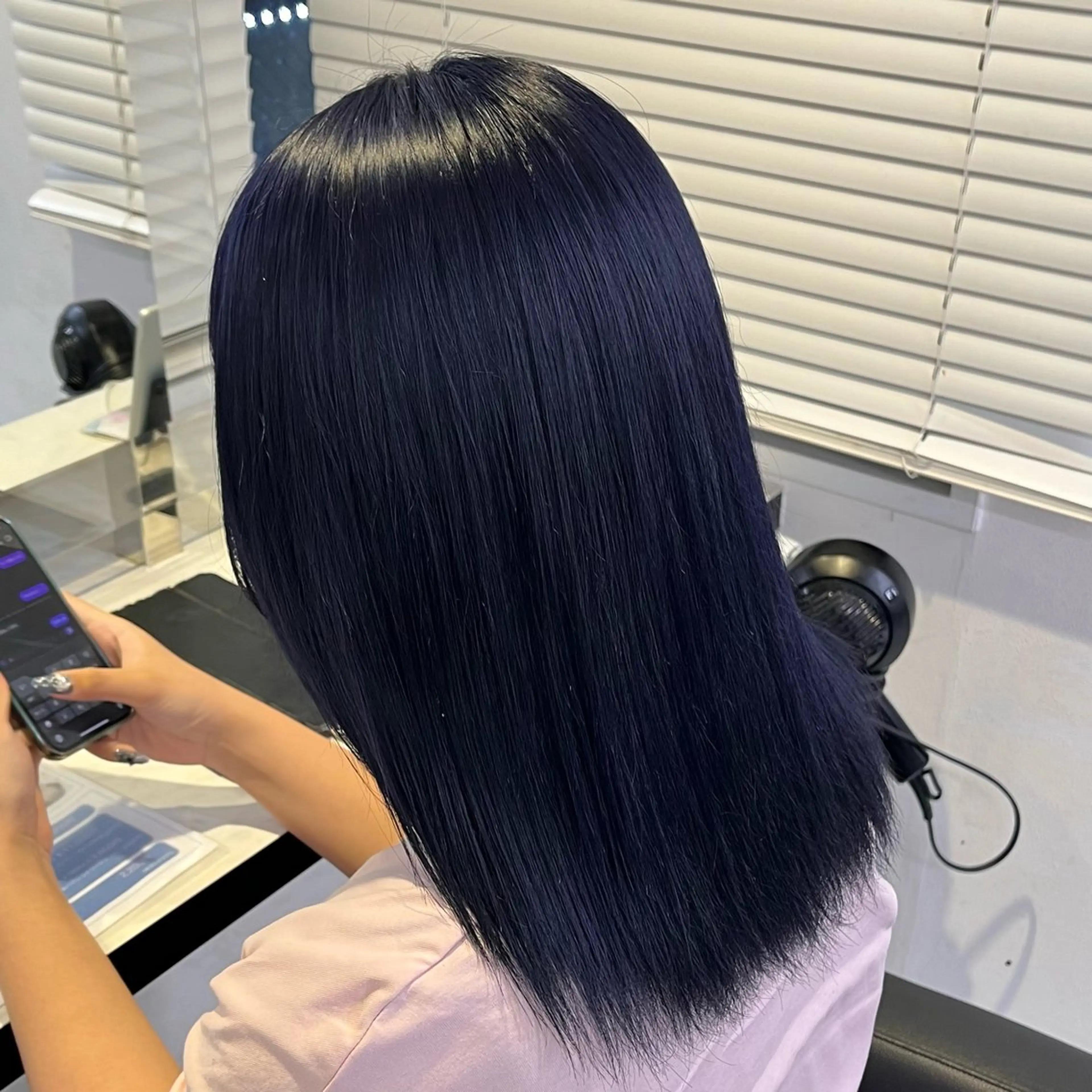 セミロング カラー ヘアアレンジ 🍒透明感カラー🌨 🥕ハイトーンカラーのヘアスタイル