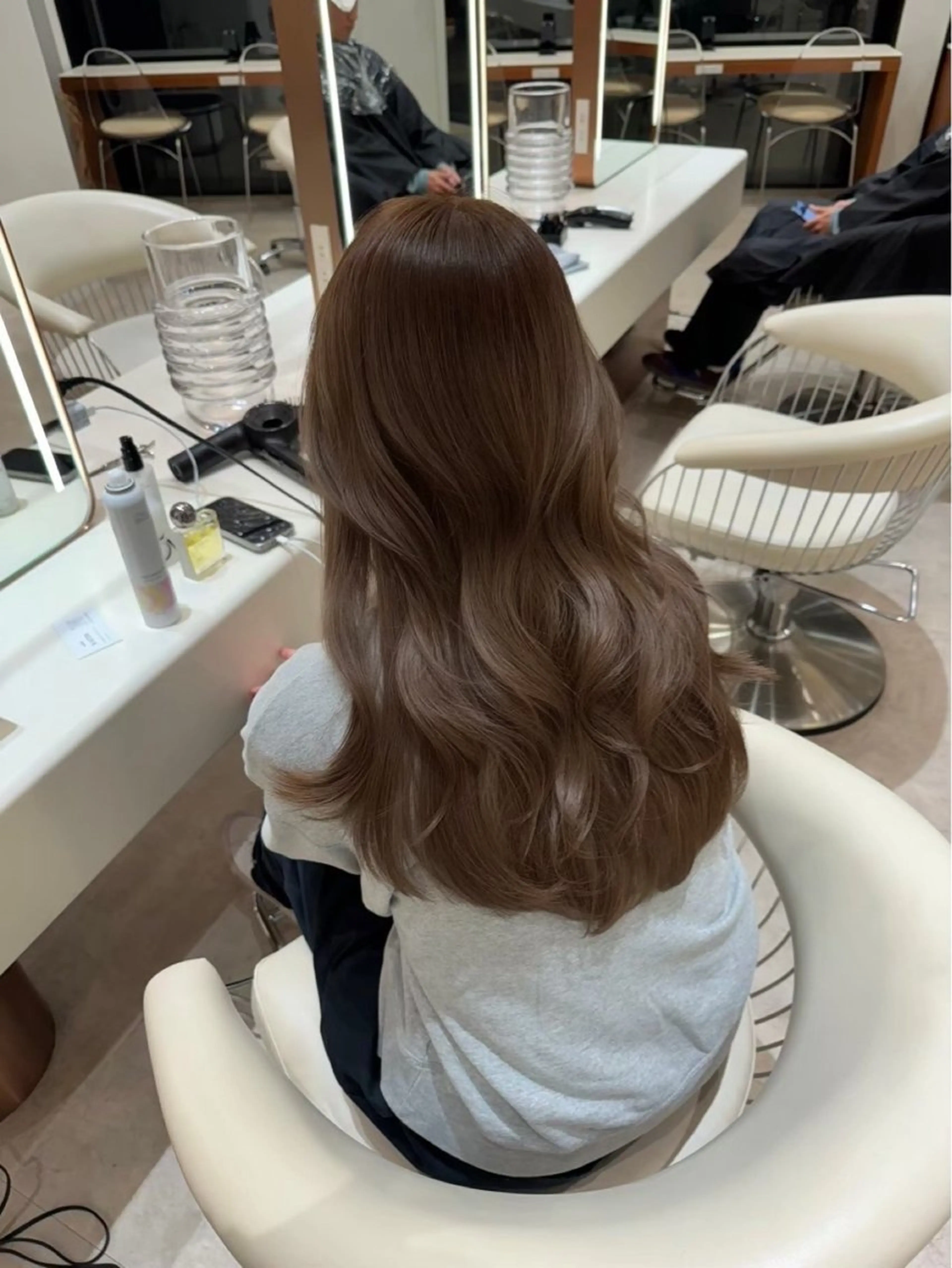 ミディアム カラー ヘアカラー トリートメント レイヤー/ベージュ カラー/ヒヨリ/渋谷のヘアスタイル