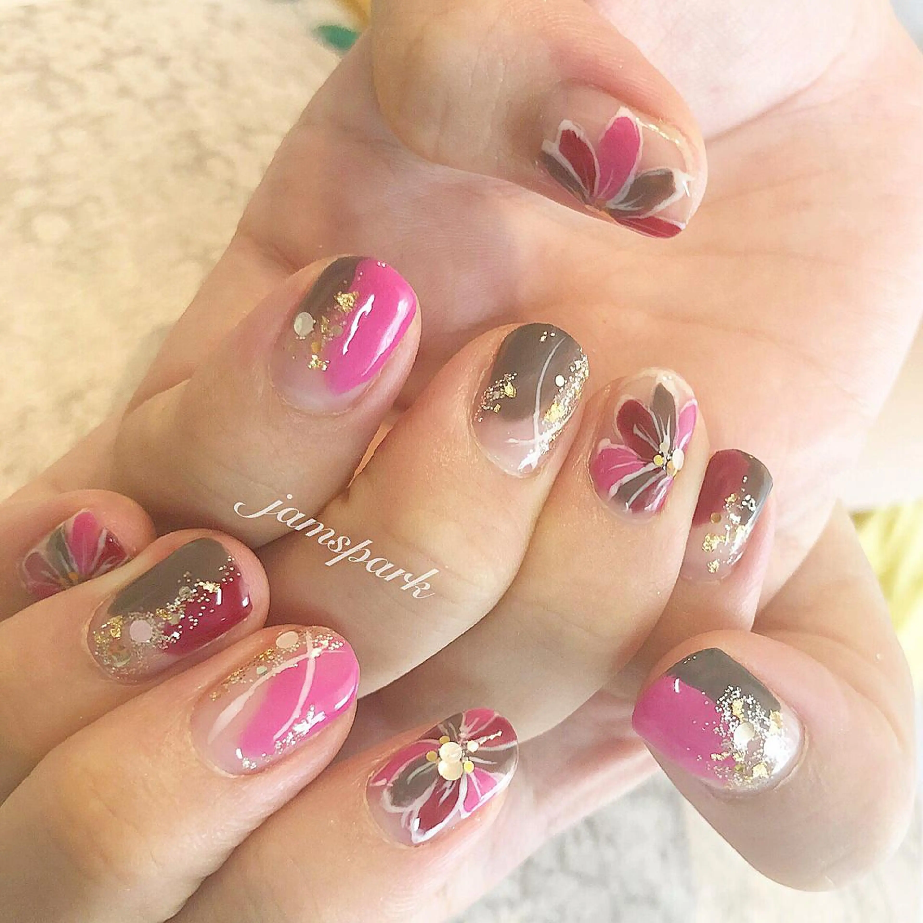 ネイル アートネイル ピンク 赤色 ブライダルネイル ハンドネイル jamspark ✨のネイルデザイン