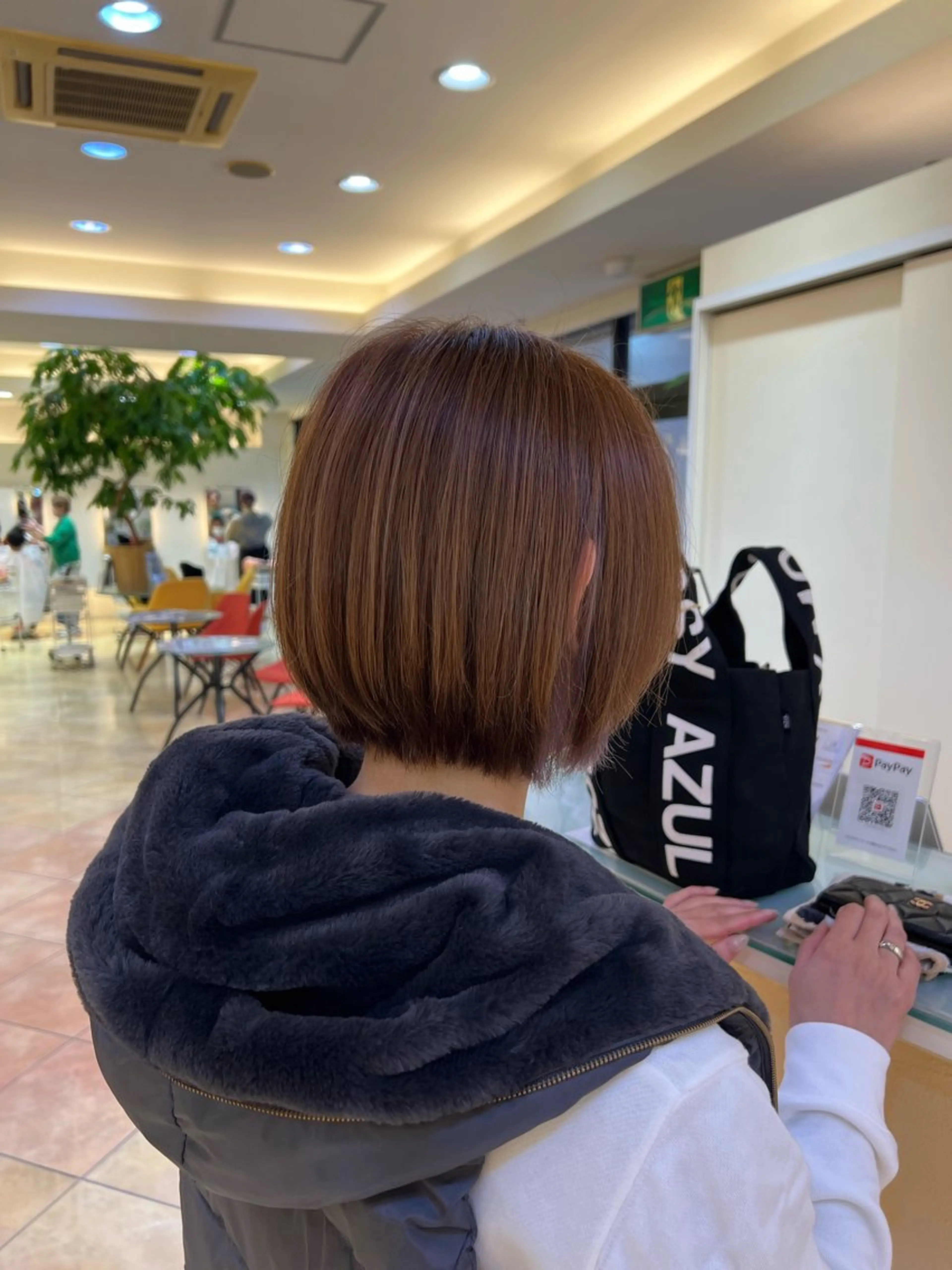 ショート カラー ハイライトカラー ボブ ハイライト 小顔カット «最高の髪質改善» 艶カラー 惠美のヘアスタイル