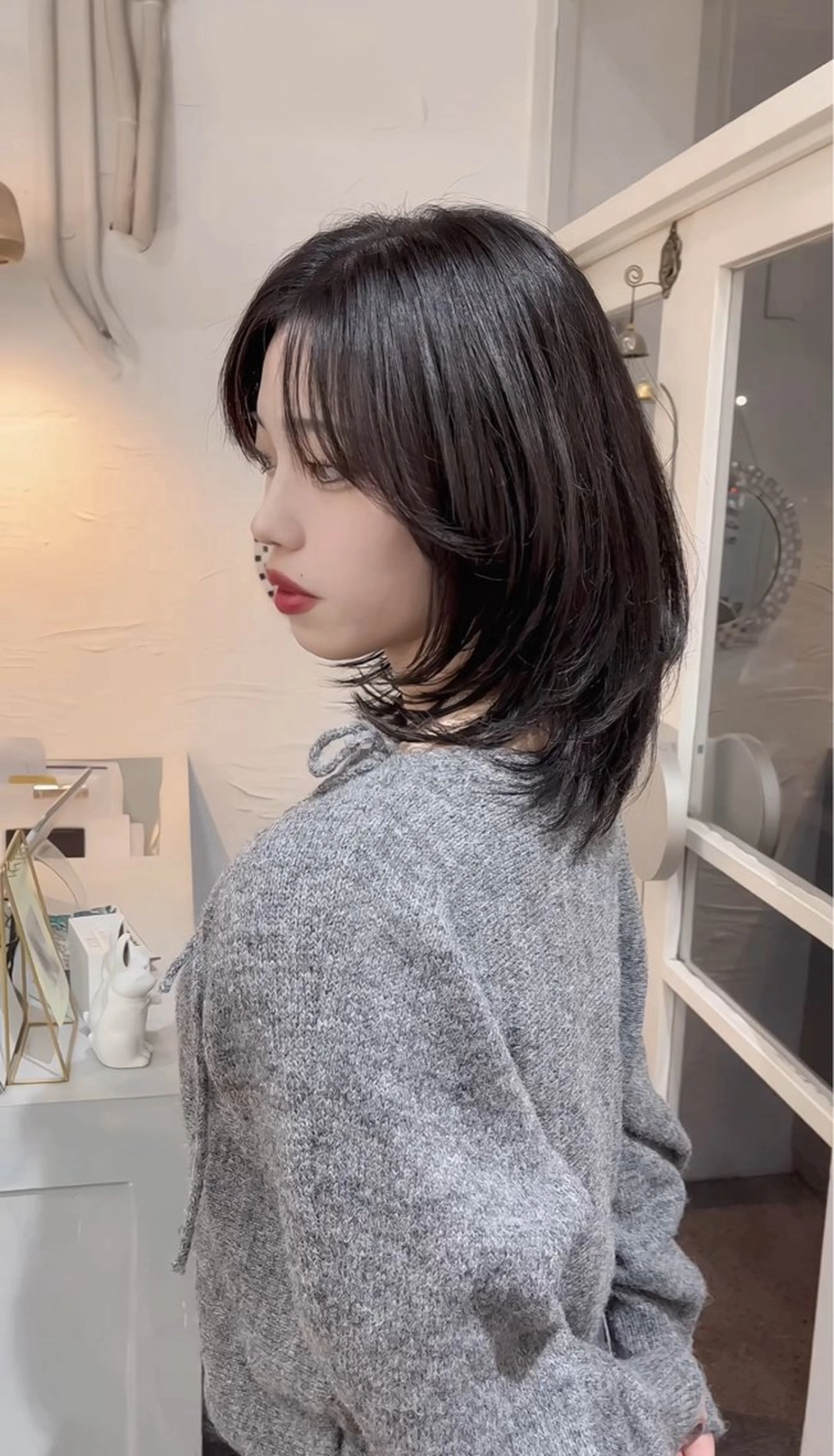 ミディアム レイヤーカット 梅林 都羽のヘアスタイル