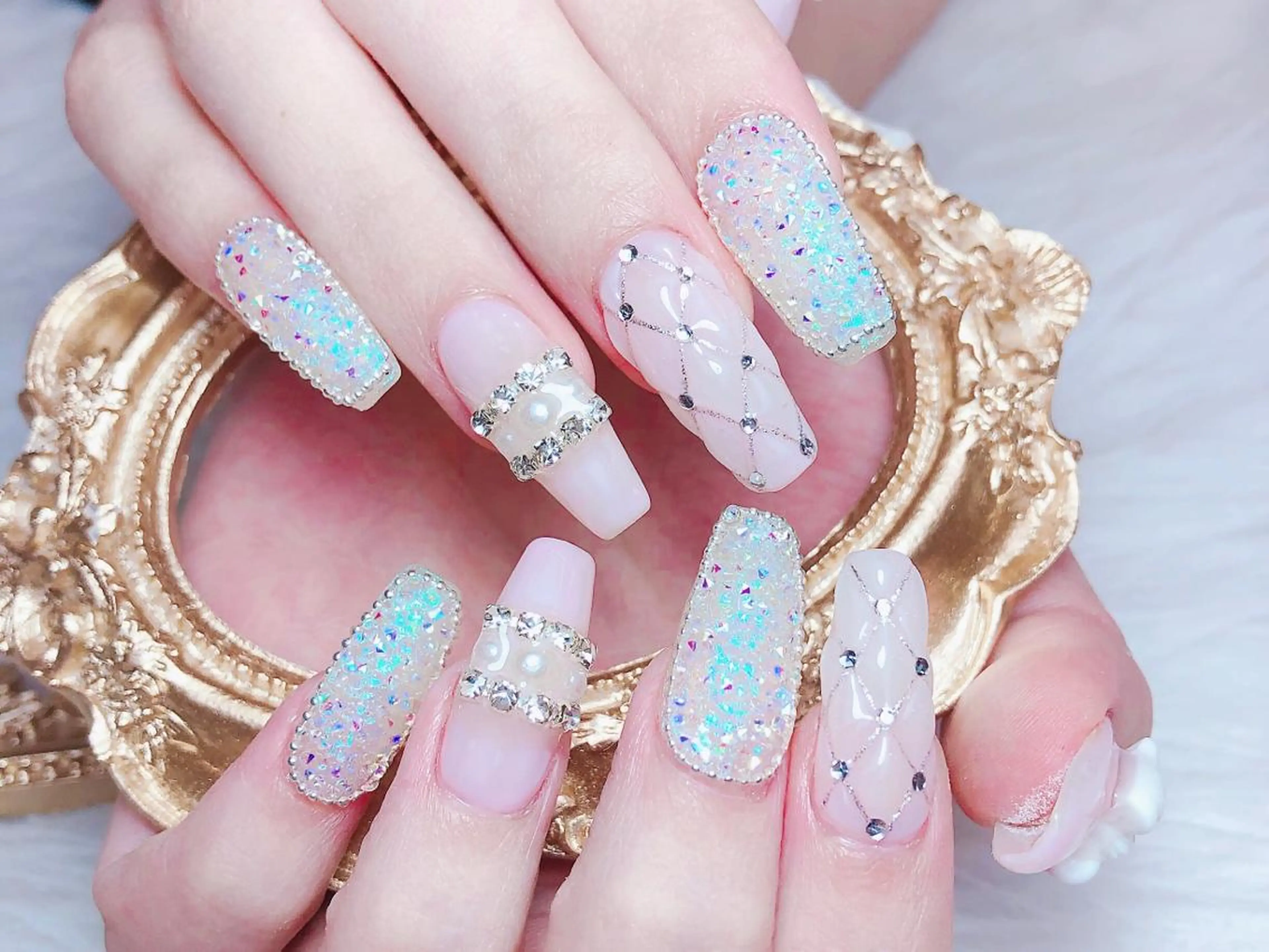 ネイル フレンチネイル ハート 韓国ネイル ミラーネイル リボン Melody Nail所属・Melody 3D/スカルプ専門店のネイルデザイン