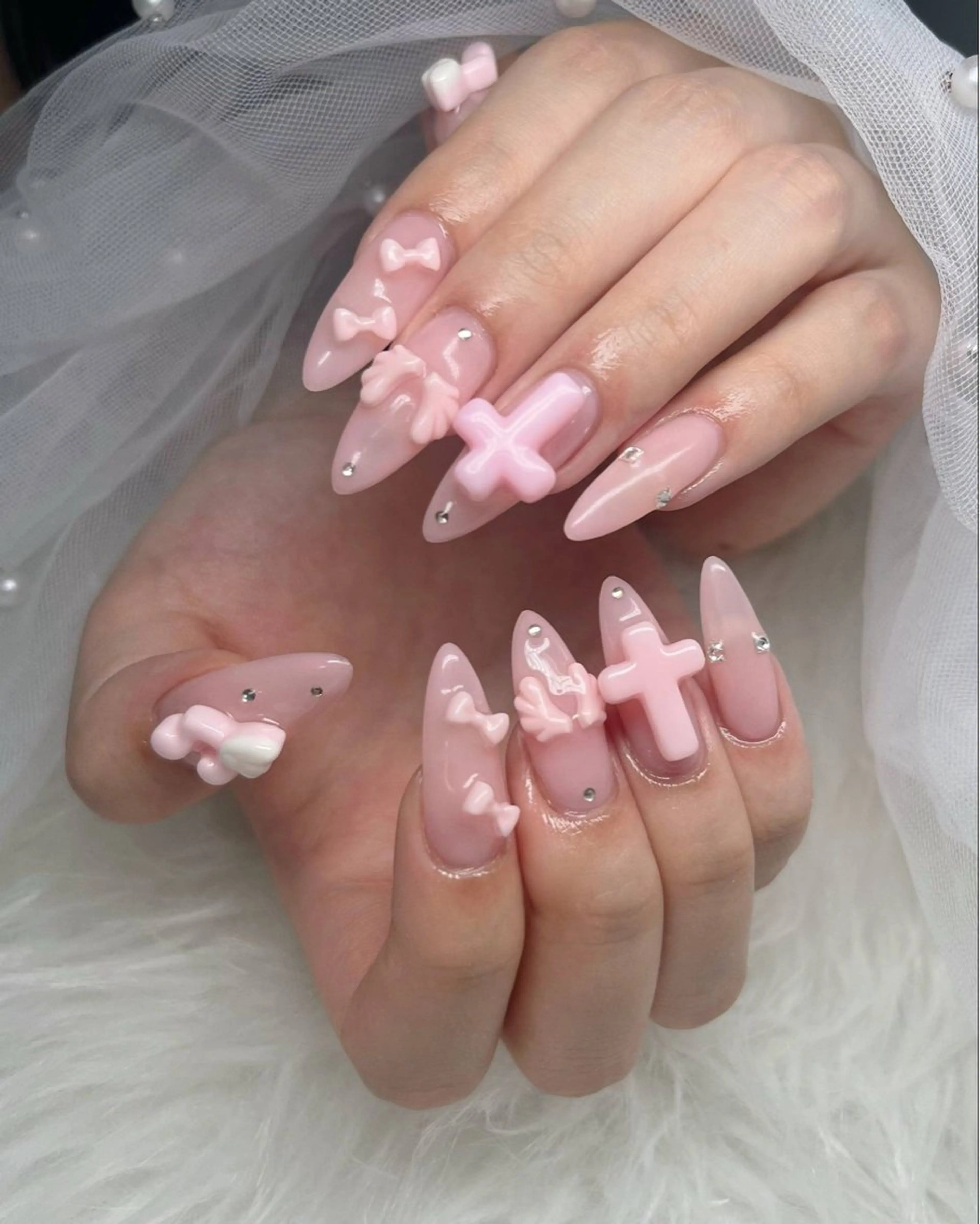 ネイル フレンチネイル ジェルネイル ガラスフレンチ ハロウィン ハート H.baby nail所属・H.baby Nail Salonのネイルデザイン