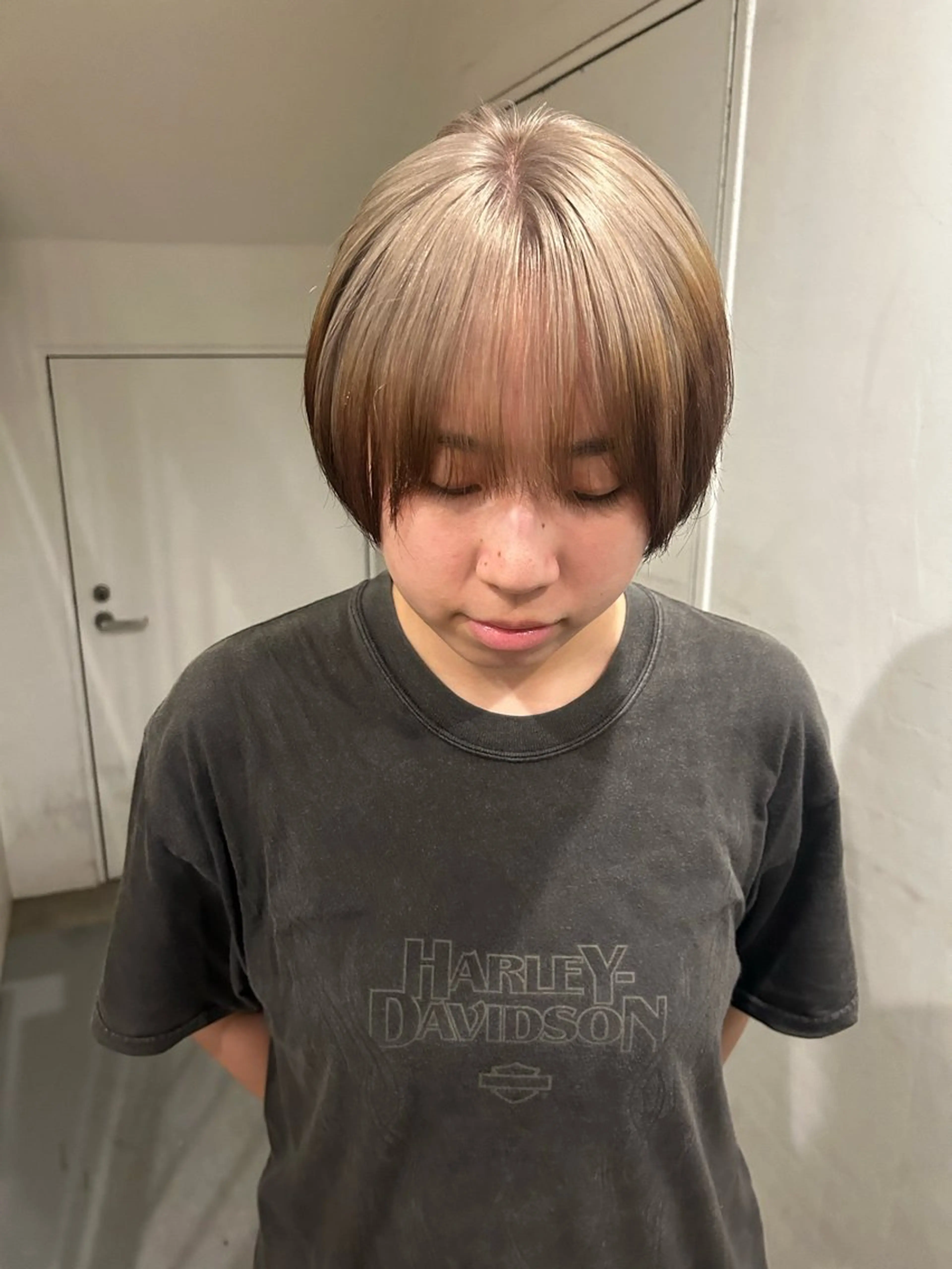 ショート カラー カット ヘアカラー トリートメント hen所属・心斎橋/レイヤー/ ブリーチ/モエのヘアスタイル