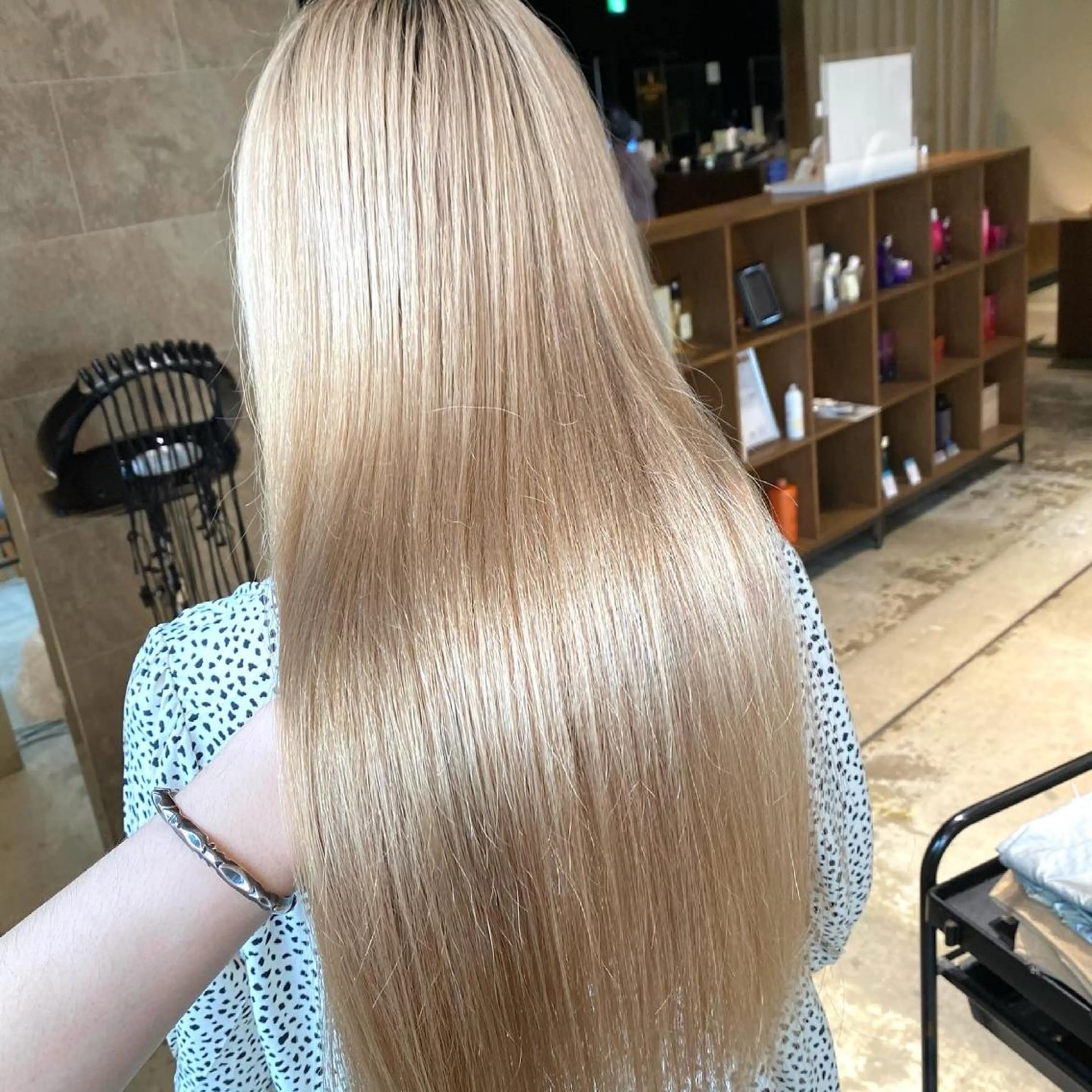 カラー 顔まわりの神様✨ 透明感カラー藤嶋秀幸のヘアスタイル