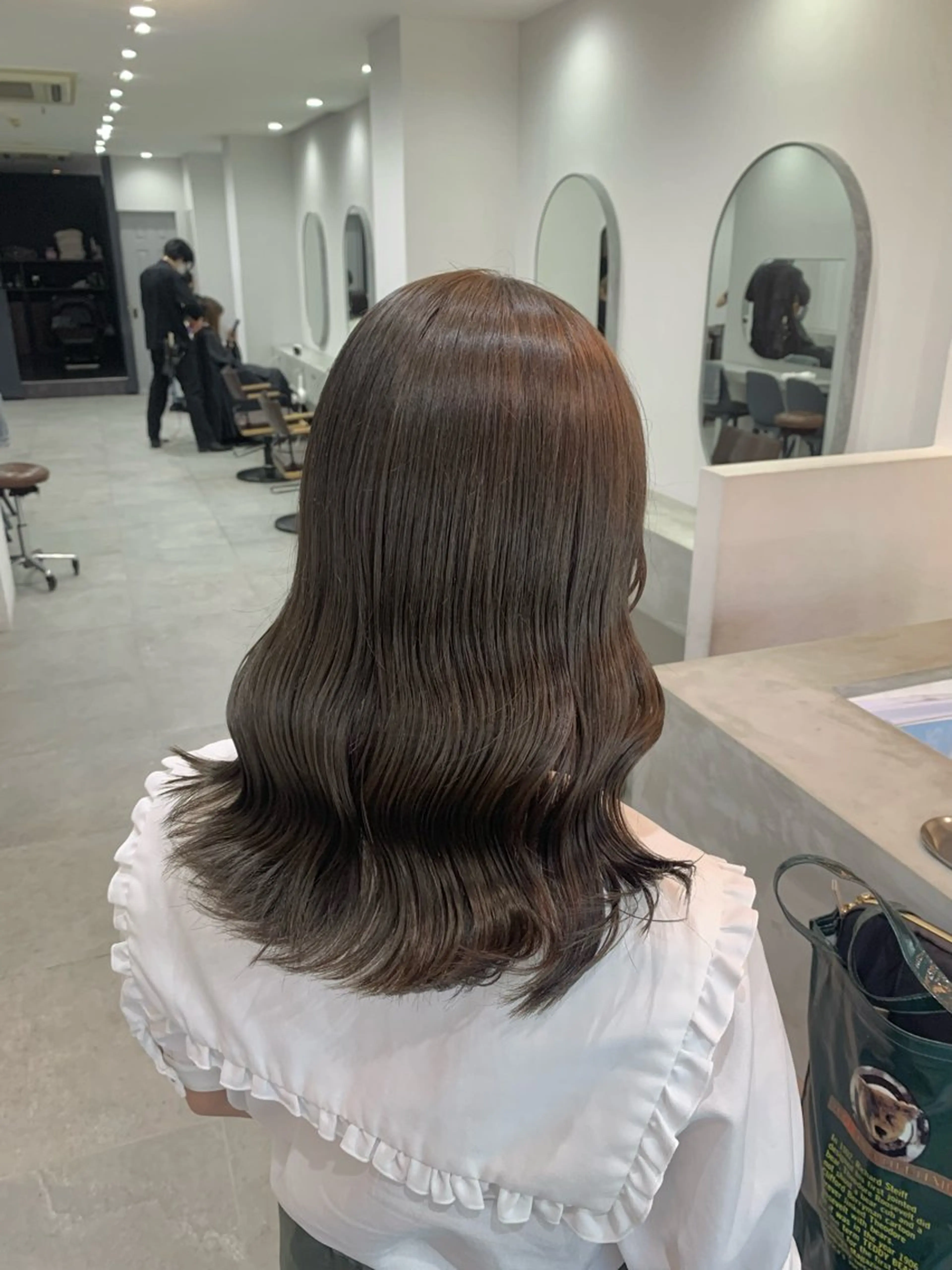 セミロング カラー ベージュカラー オリーブベージュ カット ヘアカラー トリートメント little 小濱彰太のヘアスタイル