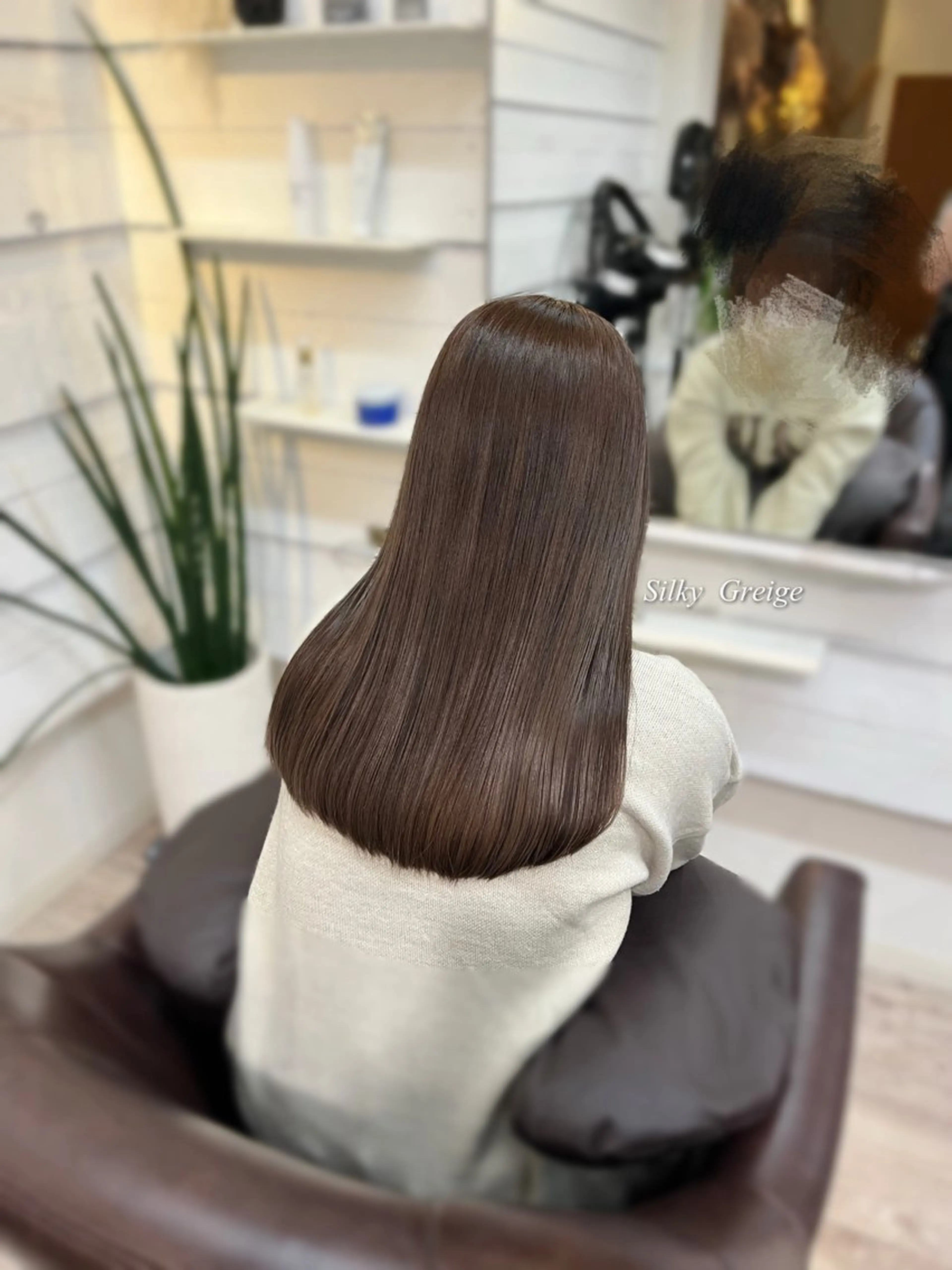 セミロング カット ヘアカラー 松島 綾子のヘアスタイル