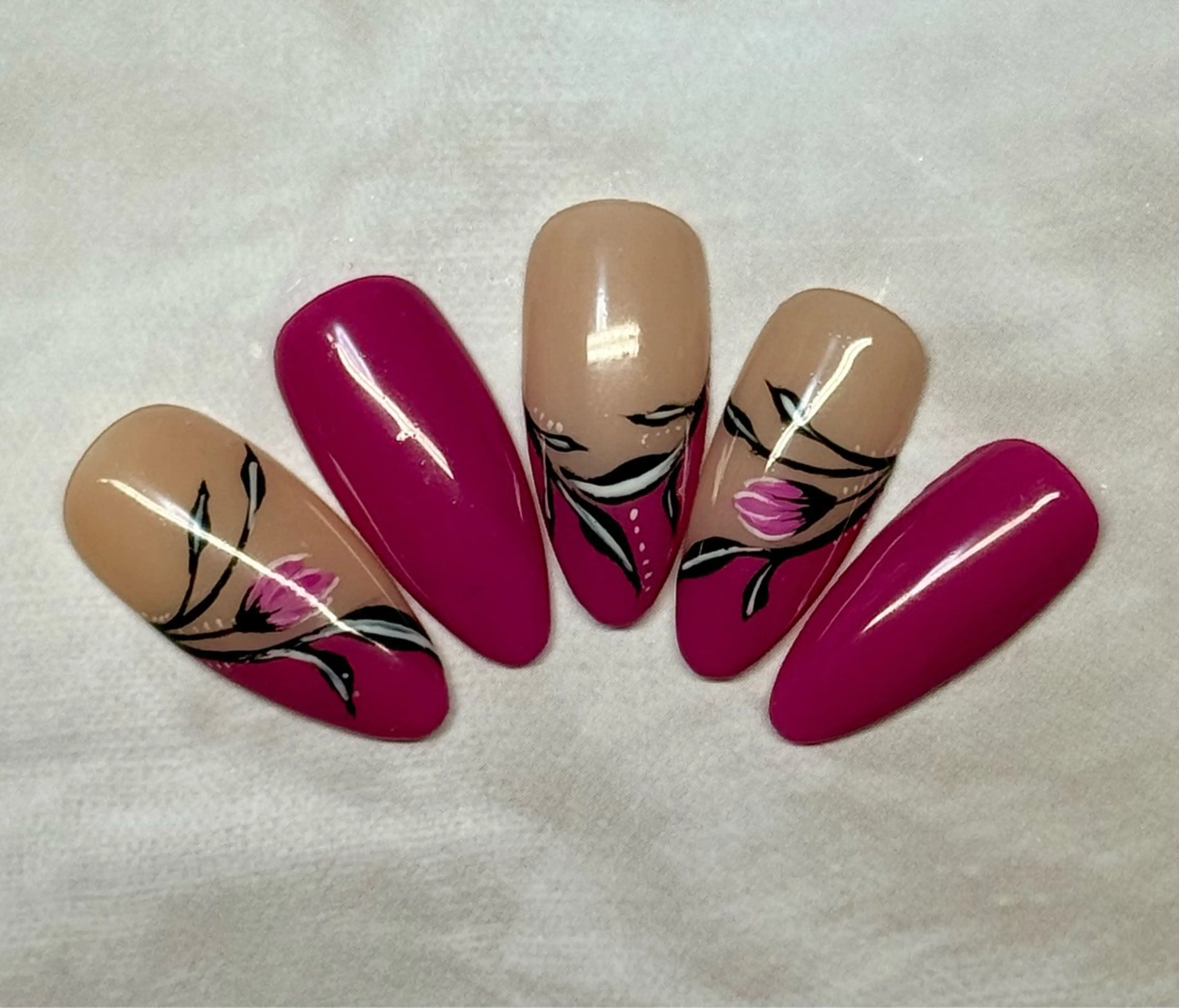 ネイル アートネイル チークネイル フレンチネイル キラキラネイル ラメ(グリッター) M.N_ nailのネイルデザイン