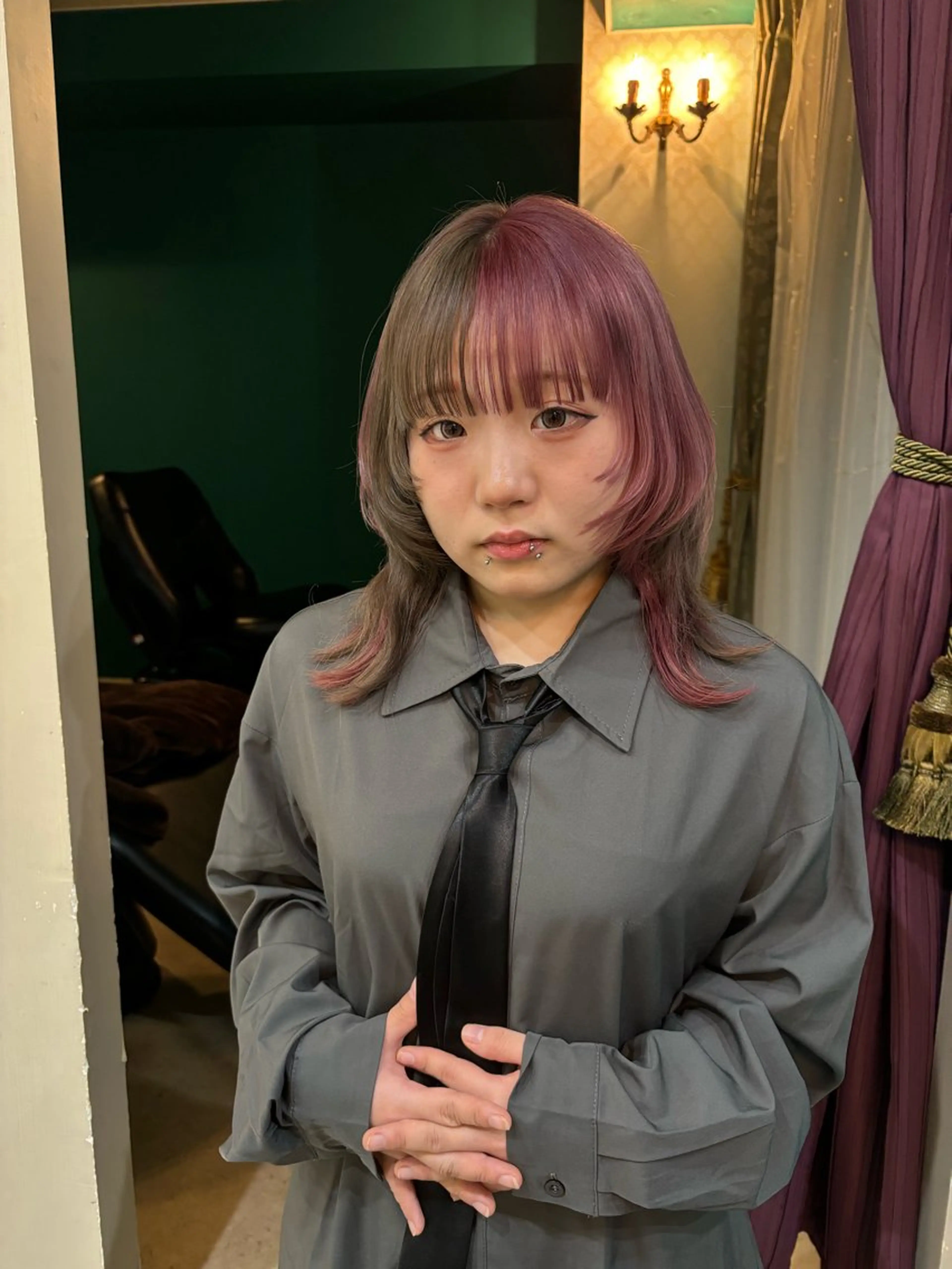 ミディアム イシザワ ユミのヘアスタイル