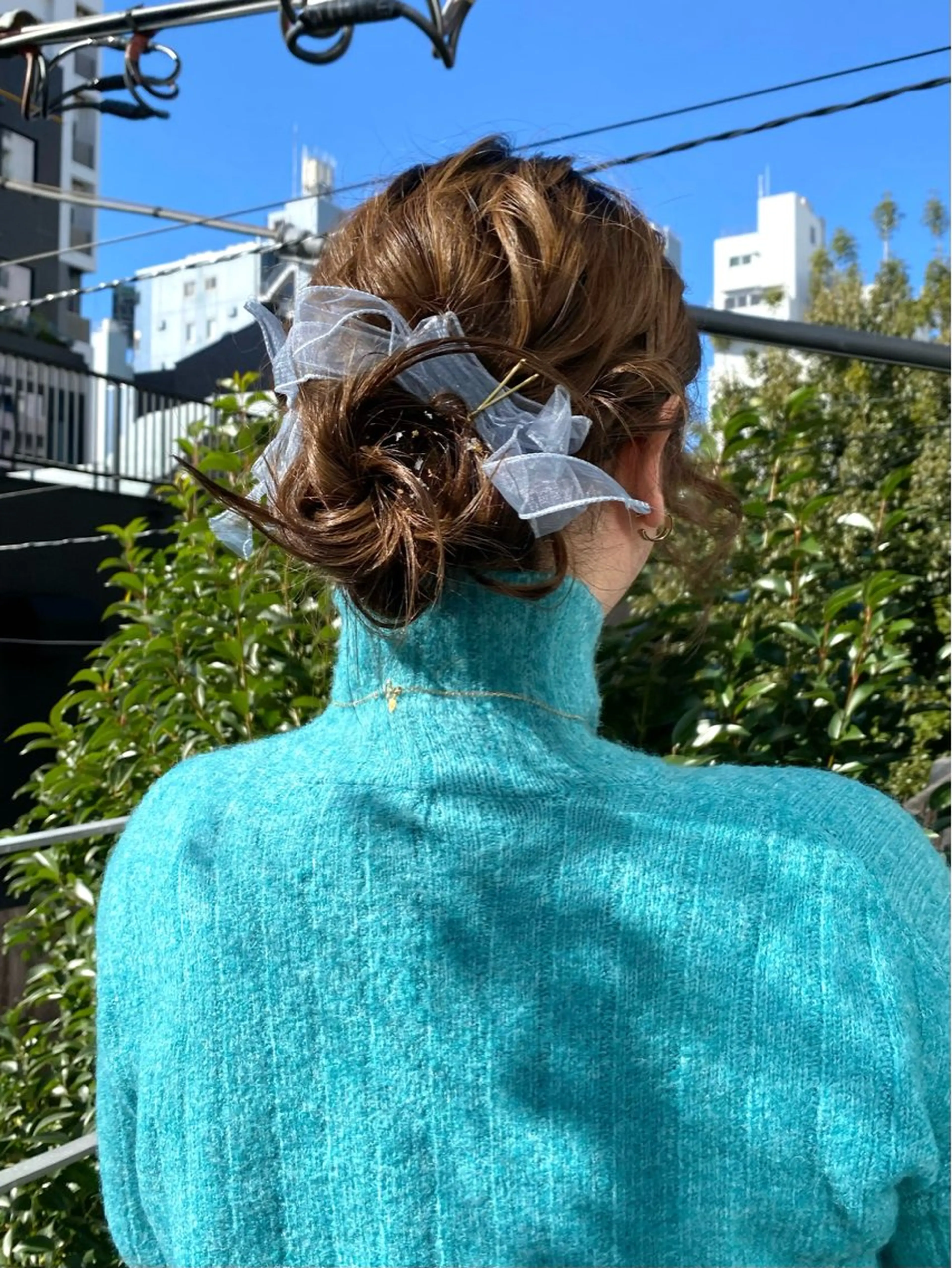 ミディアム カラー ヘアアレンジ 結婚式・ブライダル ヘアセット お呼ばれヘアアレンジ mina🌷のヘアスタイル